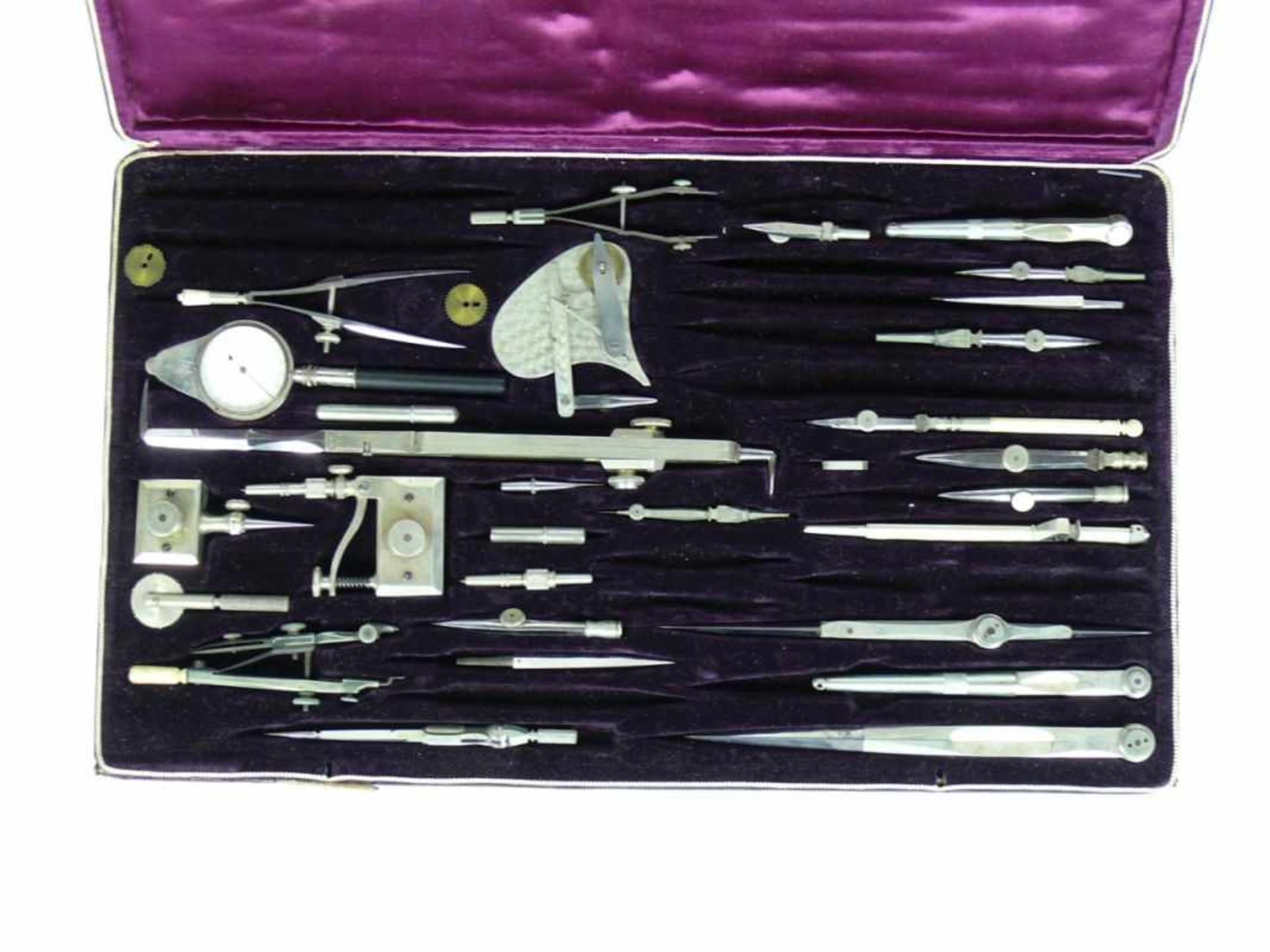 Messgeräte-Etui (1.H.20.Jh.)mit div. Zubehör (nicht komplett); 21 x 36 cm - Bild 2 aus 2