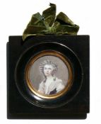 Miniaturist (18.Jh.)"Frauenhalbportrait"; Mischtechnik/Elfenbein; rund, D: 7 cm; monogr. RV; in