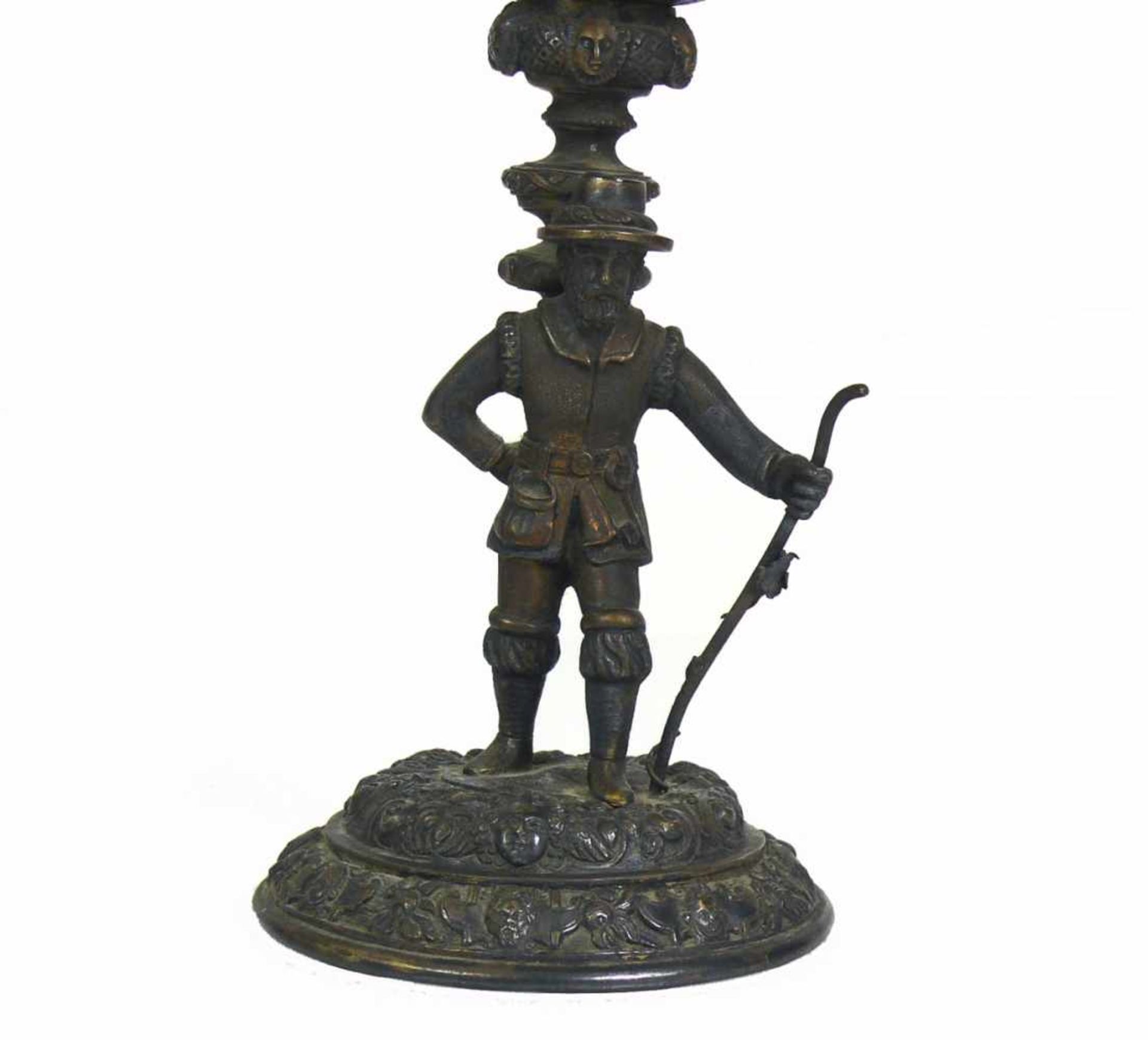 Kokosnuss-Pokal (2.H.19.Jh.)Stand und Schaft als Puttenträger in Silber; Korpus mit reliefierten, - Bild 7 aus 7