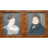 Paar Biedermeier-Portraits (um 1820)"Mann bzw. Frau"; Pastell; unter Glas gerahmt; in originalen