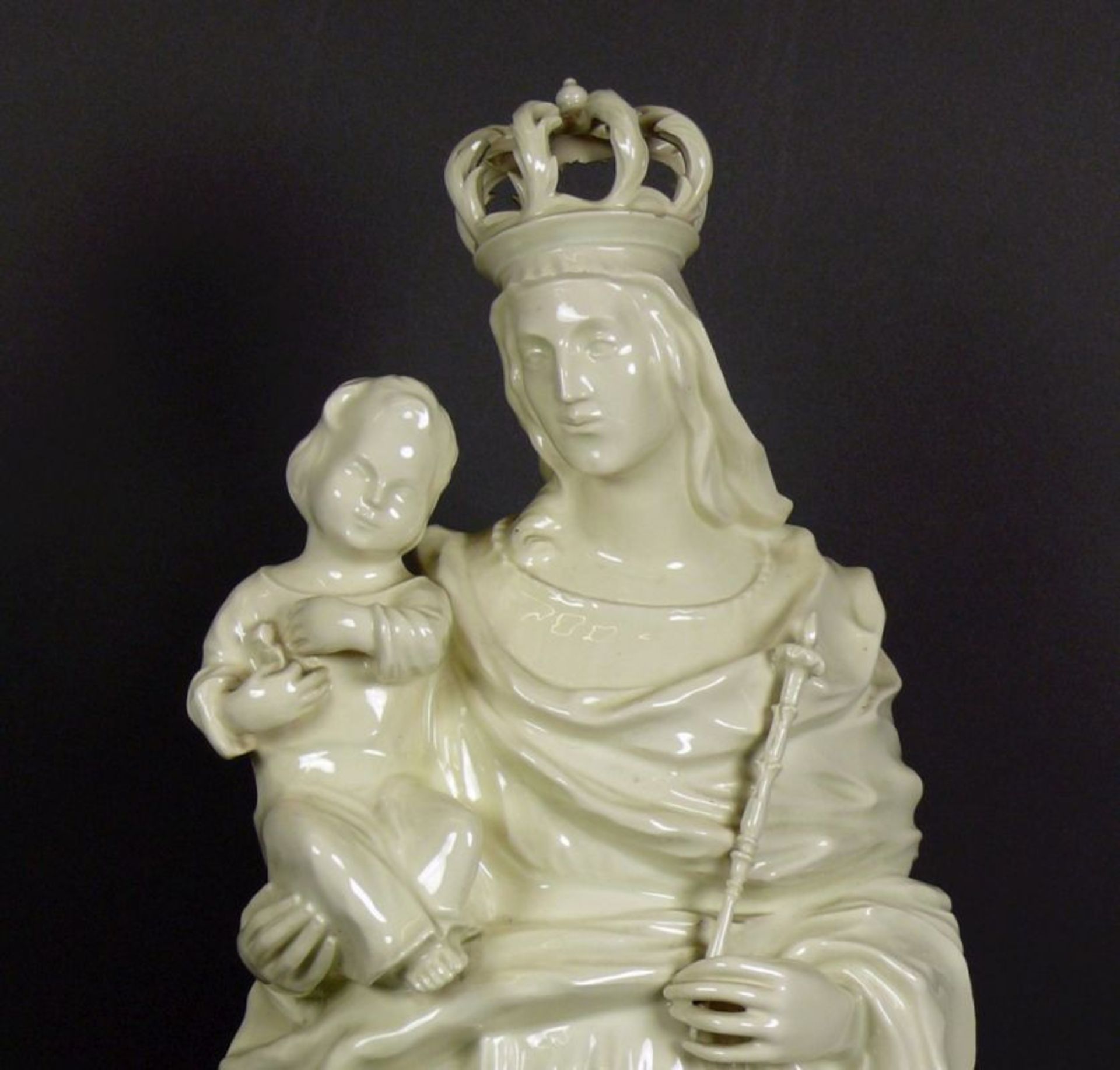 Madonna mit Kind (Karlsruher Majolika, 1924)Entwurf: Otto Gothe; tätig für Karlsruher Majolika- - Bild 7 aus 8