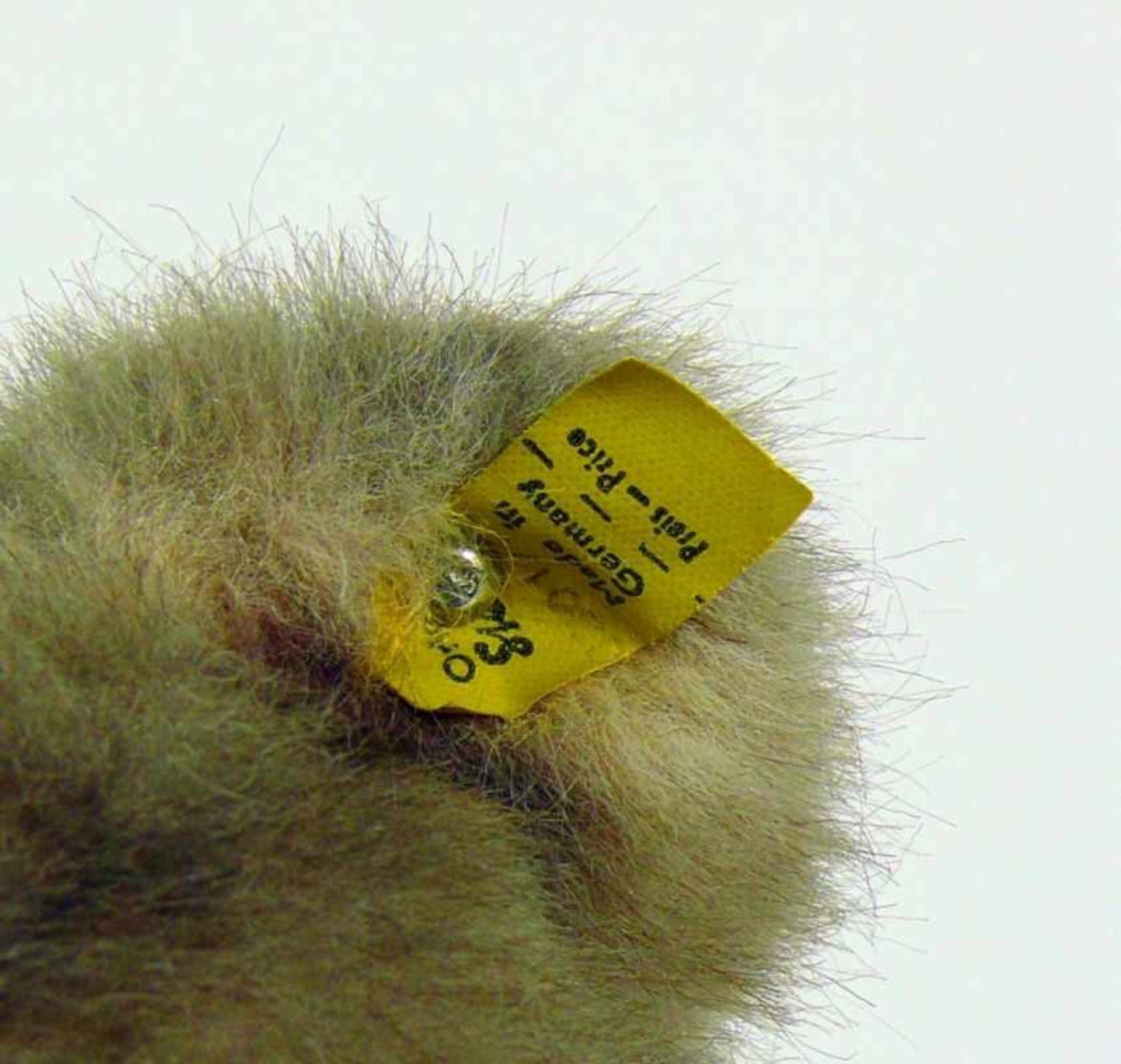 Steiff-Teddybär "Minky Zotty"mit Knopf und Schild im Ohr; pelzartiges Gewebe; Periode 1969 - 1976; - Bild 3 aus 3
