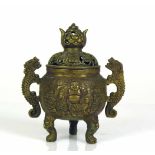 Duftgefäß (China)Bronze; seitliche Henkel in Drachenform; H: 14 cm