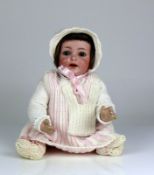 Puppenbaby (um 1900)SIMON & HALBIG; 122; Porzellankurbelkopf; Mischmassekörper und- arme; Kopf mit