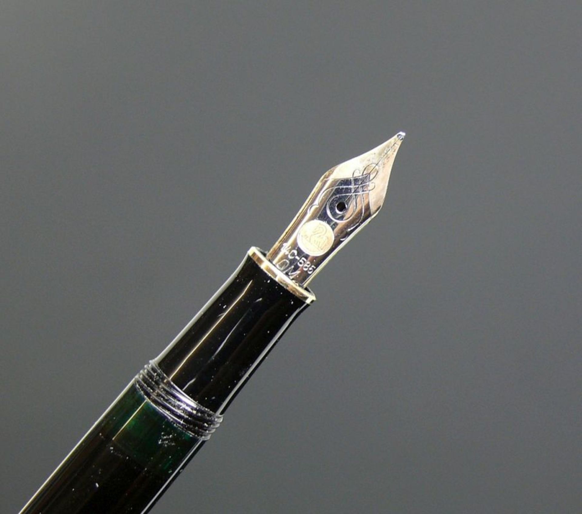 PELIKAN-Kolbenfüllerkleine Ausführung, L: 11 cm; in Original-Schatulle; neuwertiger Zustand - Bild 2 aus 3