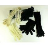 Handschuh-Schatulle (Anfg. 20.Jh.)mit mehreren Handschuhe (kurz und lang); verschiedene