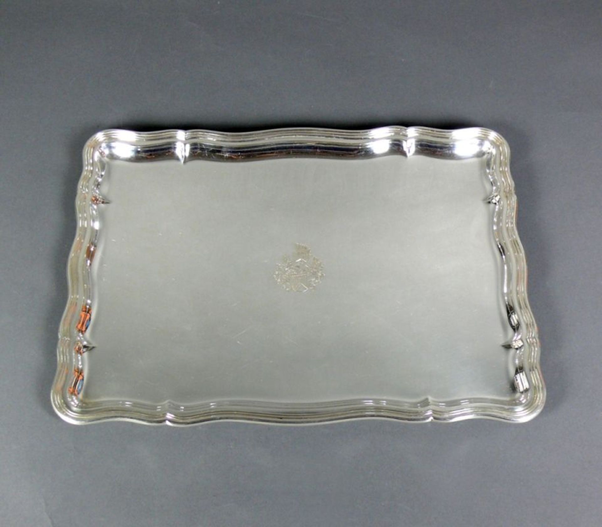 Tablett (Tschechoslowakei 1921 - 40)Silber 800; rechteckige Form mit mehrfach profiliertem,