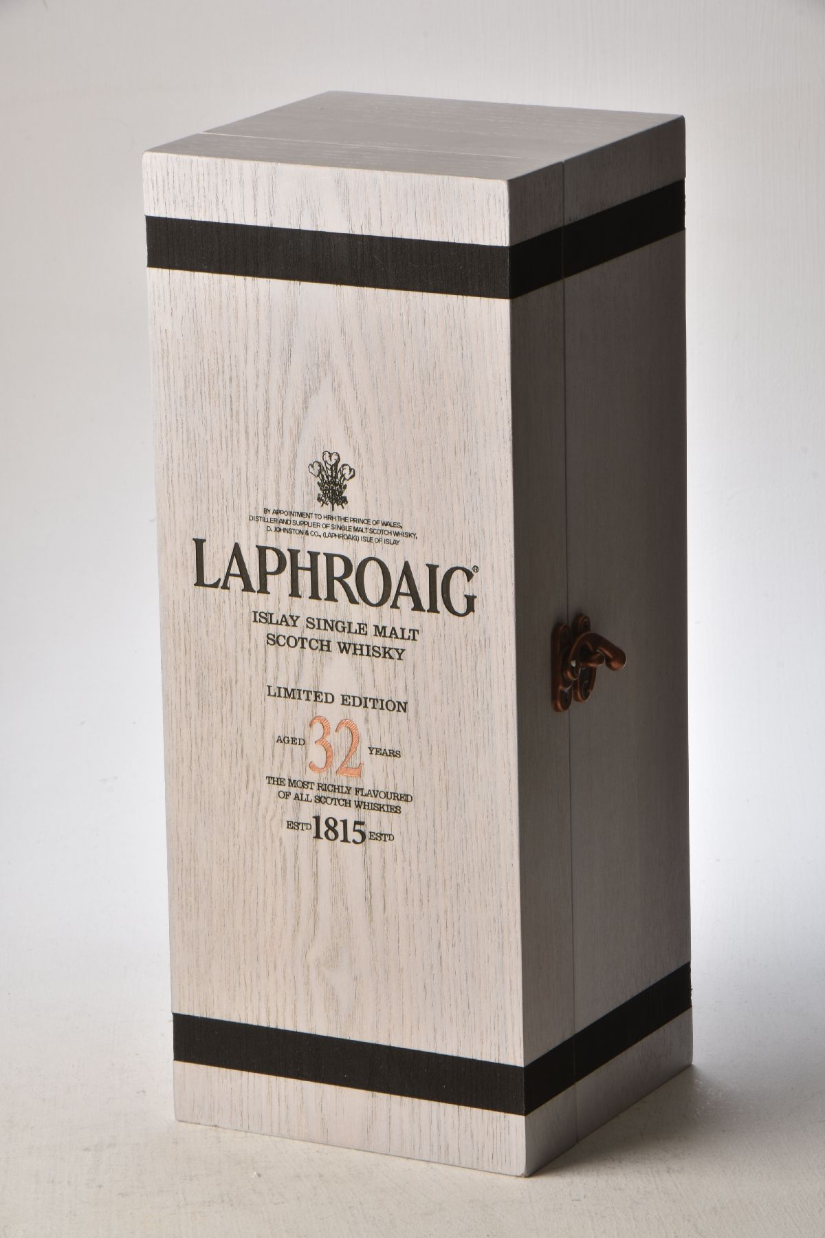 Laphroaig 1983 32 yr Old 70cl 46.6% vol 70CL 1 bt Individual presentation case IN BOND