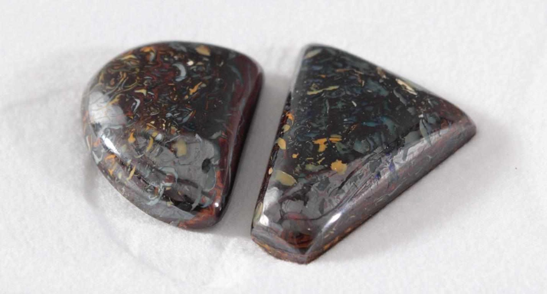 2 Koroit Boulder Opale von insgesamt 84,72 KaratCabochons in Freiraum - Bild 2 aus 2
