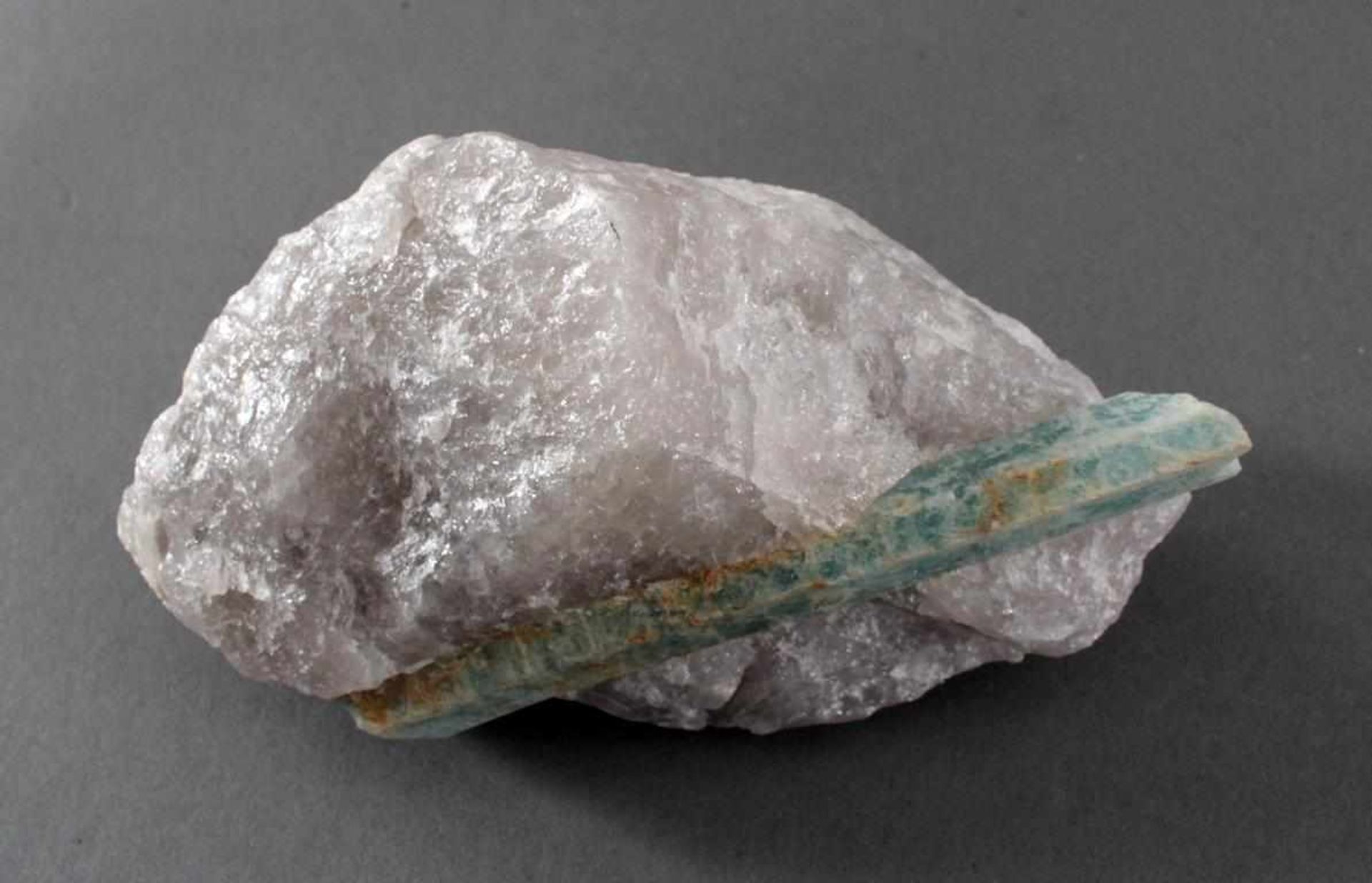 Aquamarin gebogen, Matrix Crystal nicht beendet aus BrasilienLänge des Chrystal ca. 12 cm, 710 g - Bild 3 aus 3