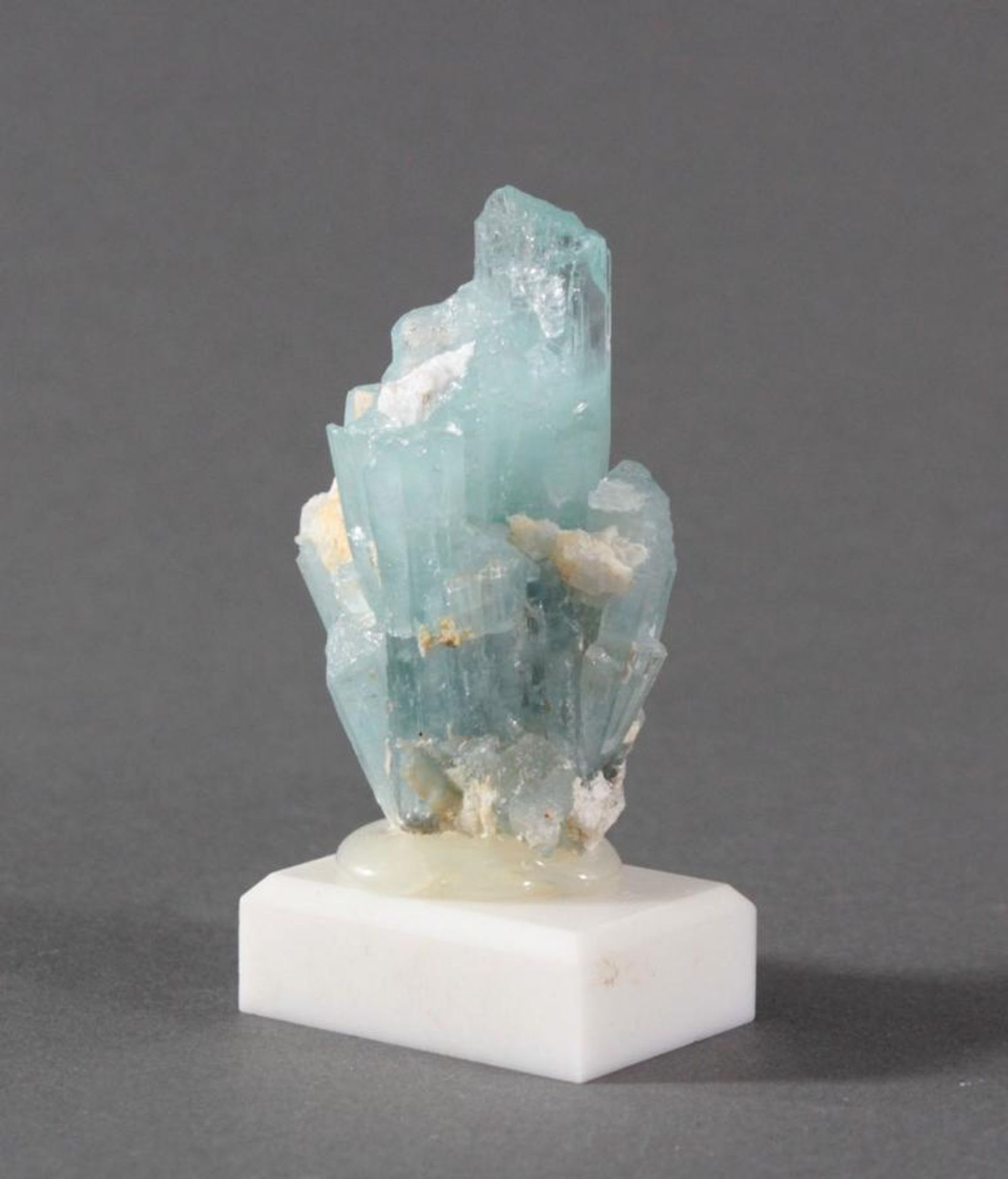 Aquamarin beendeter Crystal, Transparent Sky Blue aus Pakistan68 g, ca. 340 ct. Höhe 6 cm ohne - Bild 2 aus 3