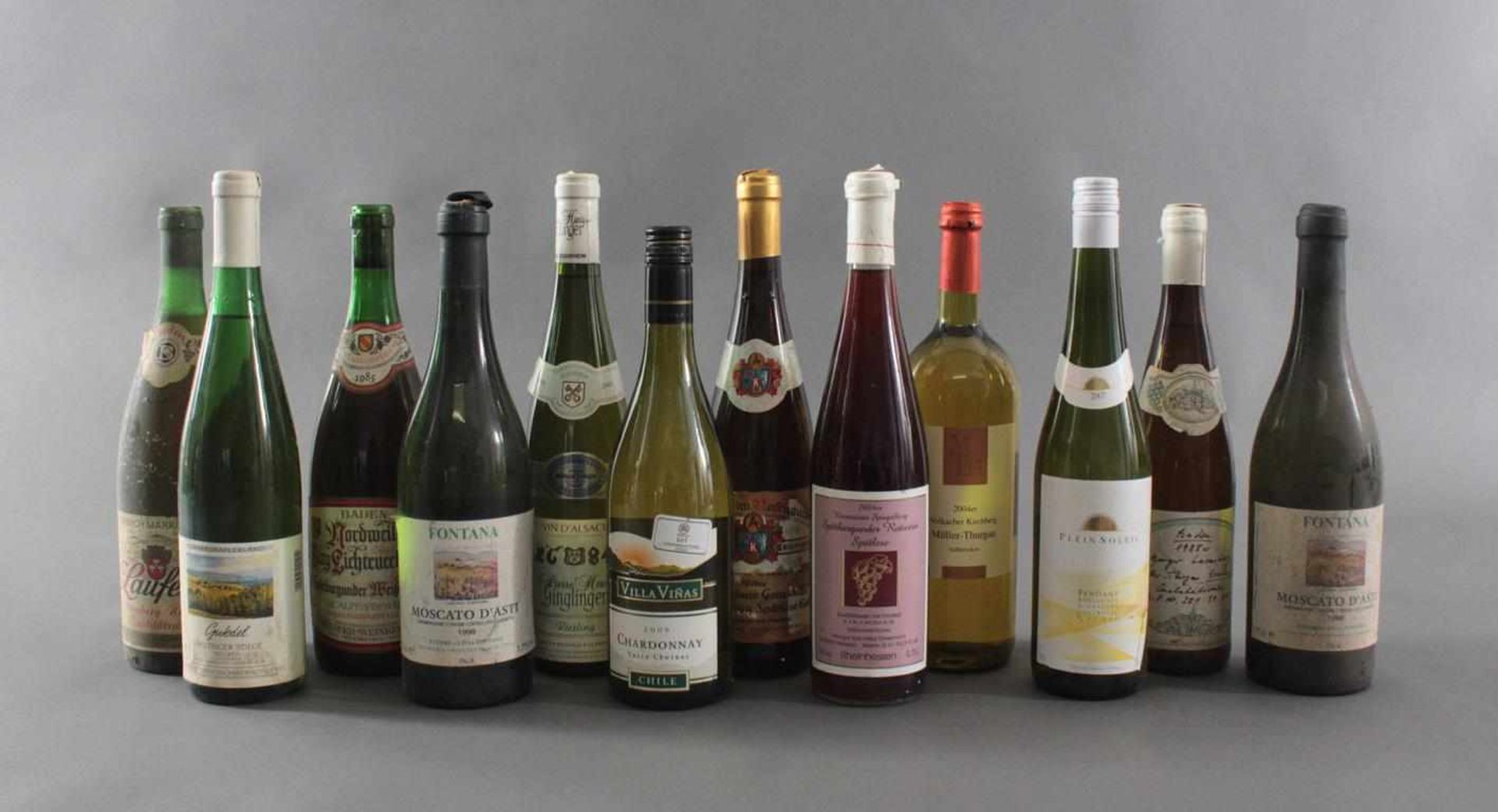 Konvolut Weißweine, 11 Flaschen2x 1998er Moscato D´ Asti, 1x 1978er Laufener Altenberg Nobling. 1x