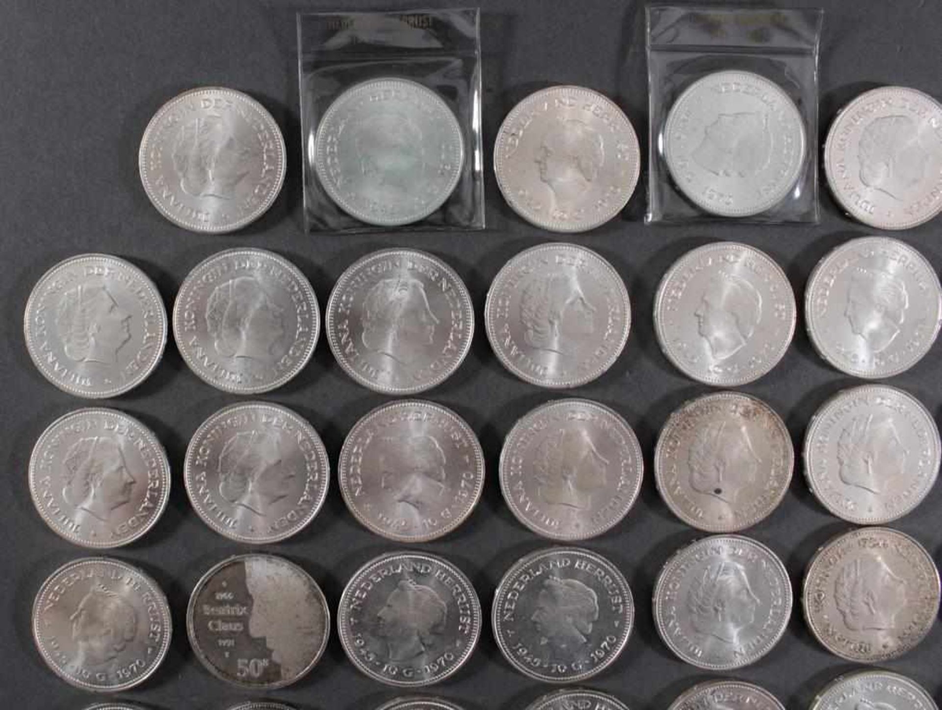 Niederlande, 40x 10 Gulden 1970 in vz., 2 sind eingeschweißt - Image 2 of 3