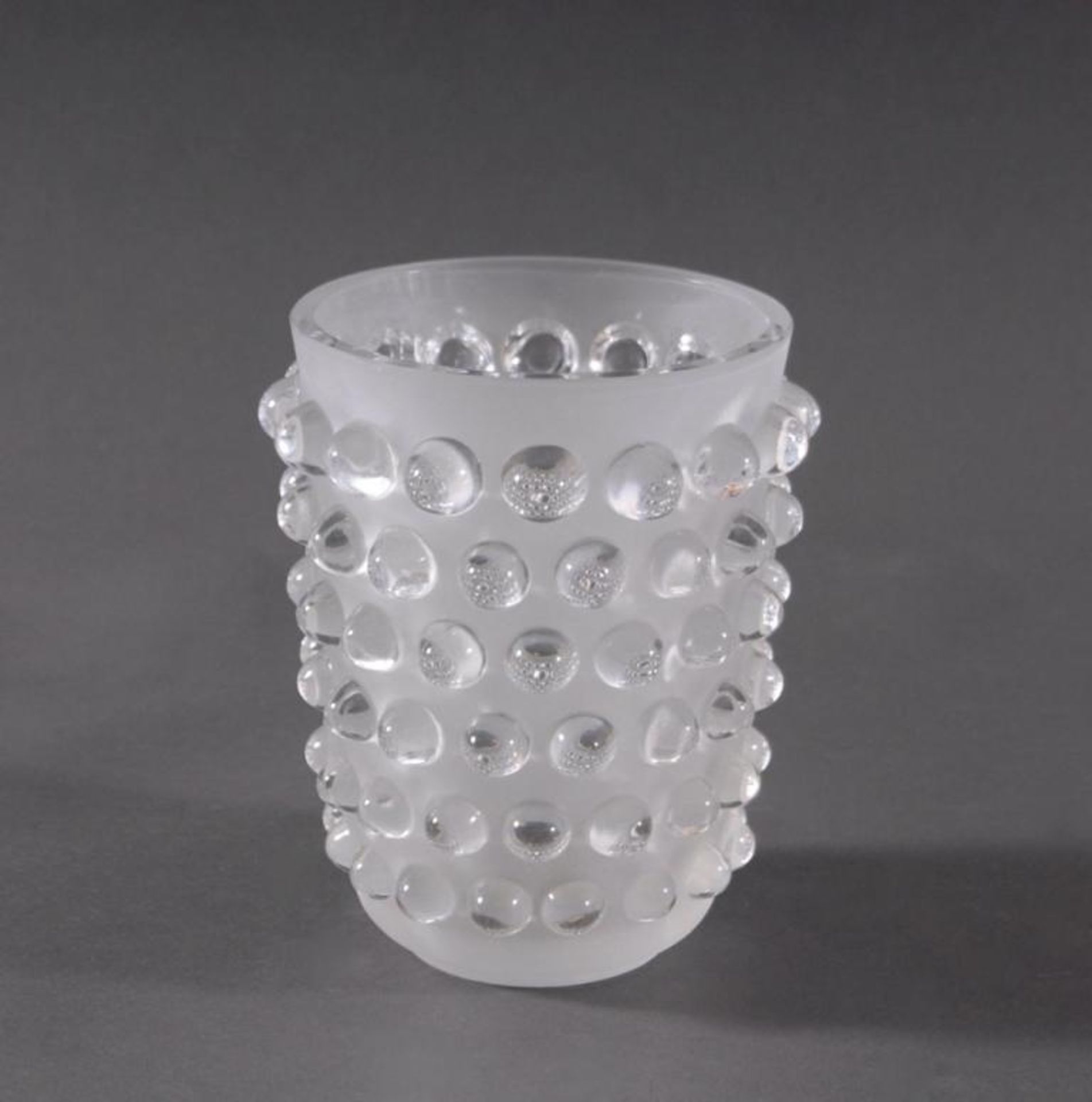 Vase, "Mossi" - Lalique, Frankreich20. Jahrhundert, farbloses Kristallglas, große Kristallvasemit - Image 2 of 4