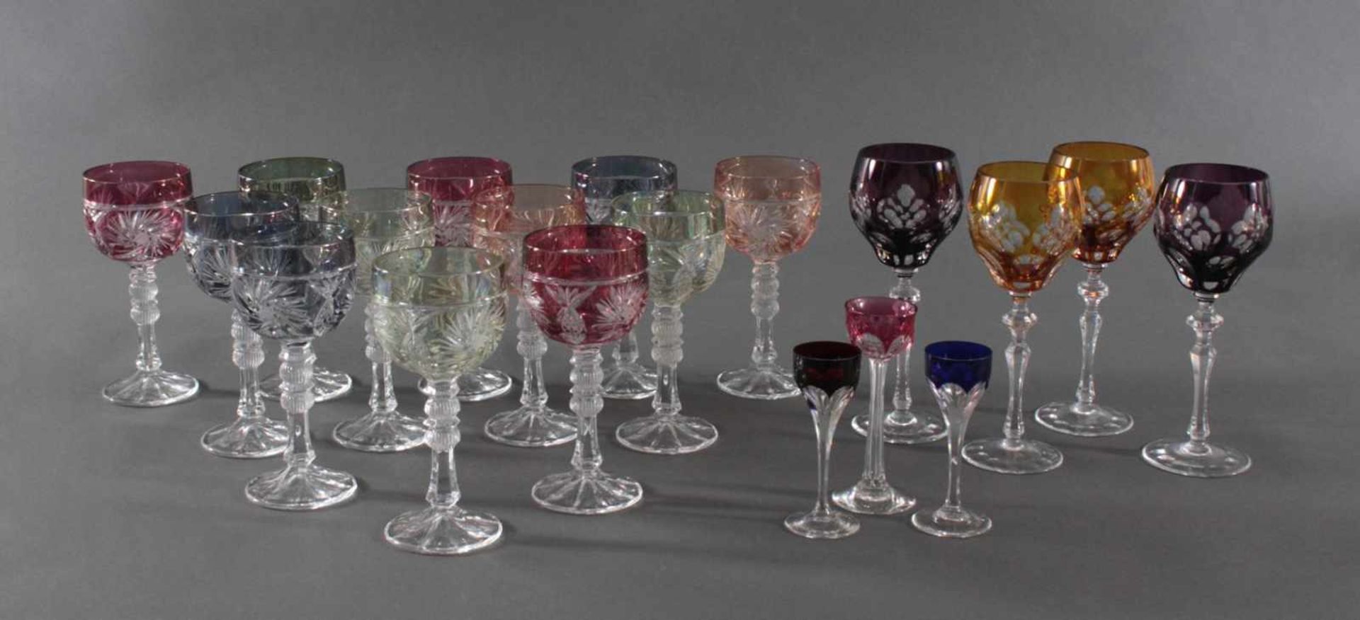 Römer Wein-/Likörgläser, 19 StückKristallglas, unterschiedliche Formen, Farben und Dekore. 12