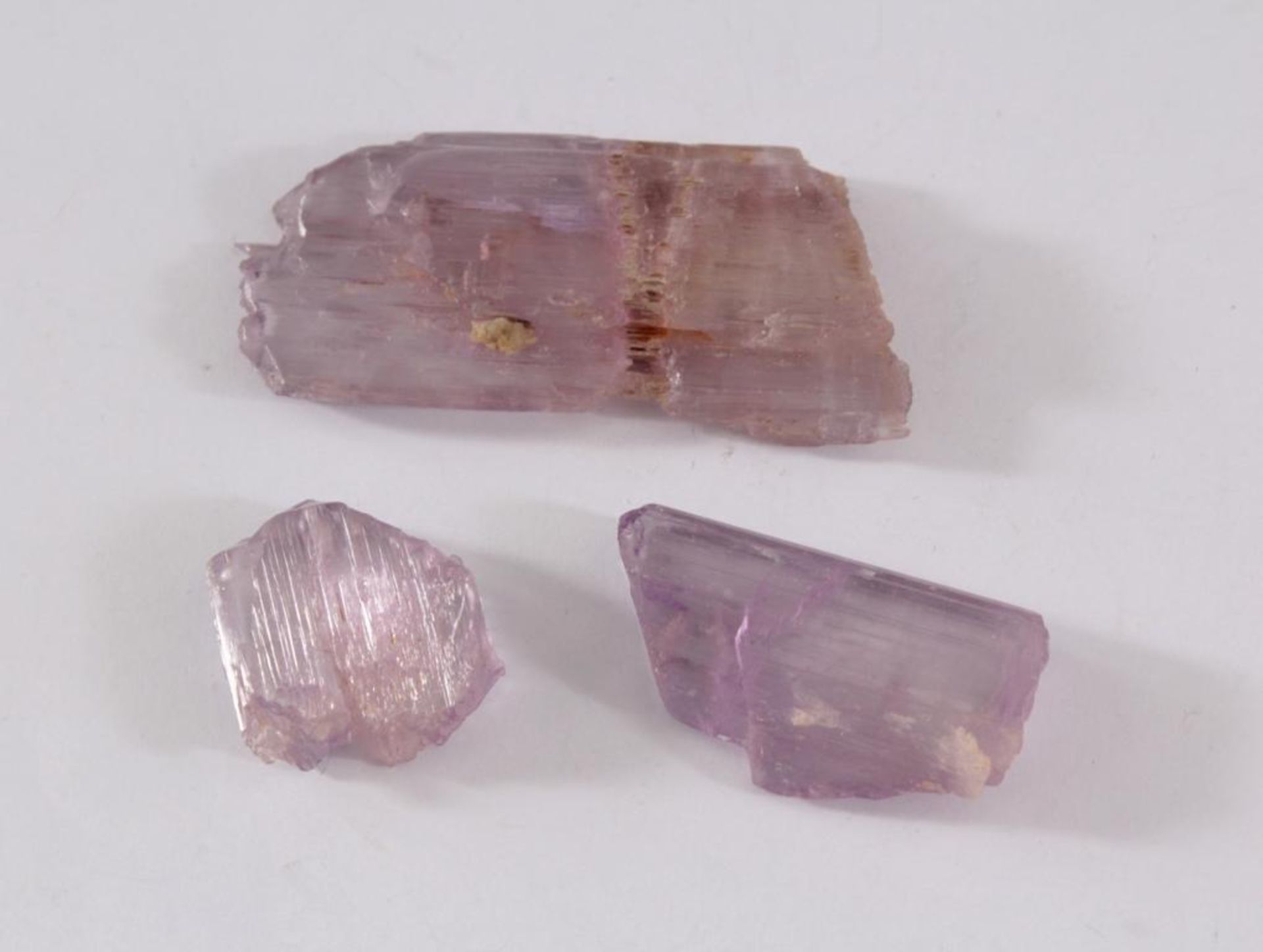 Kunzit, rosa Edelstein des Minerals Spodumen3 Stück, bekannt als kalifornische Iris, ca. Länge 3,5