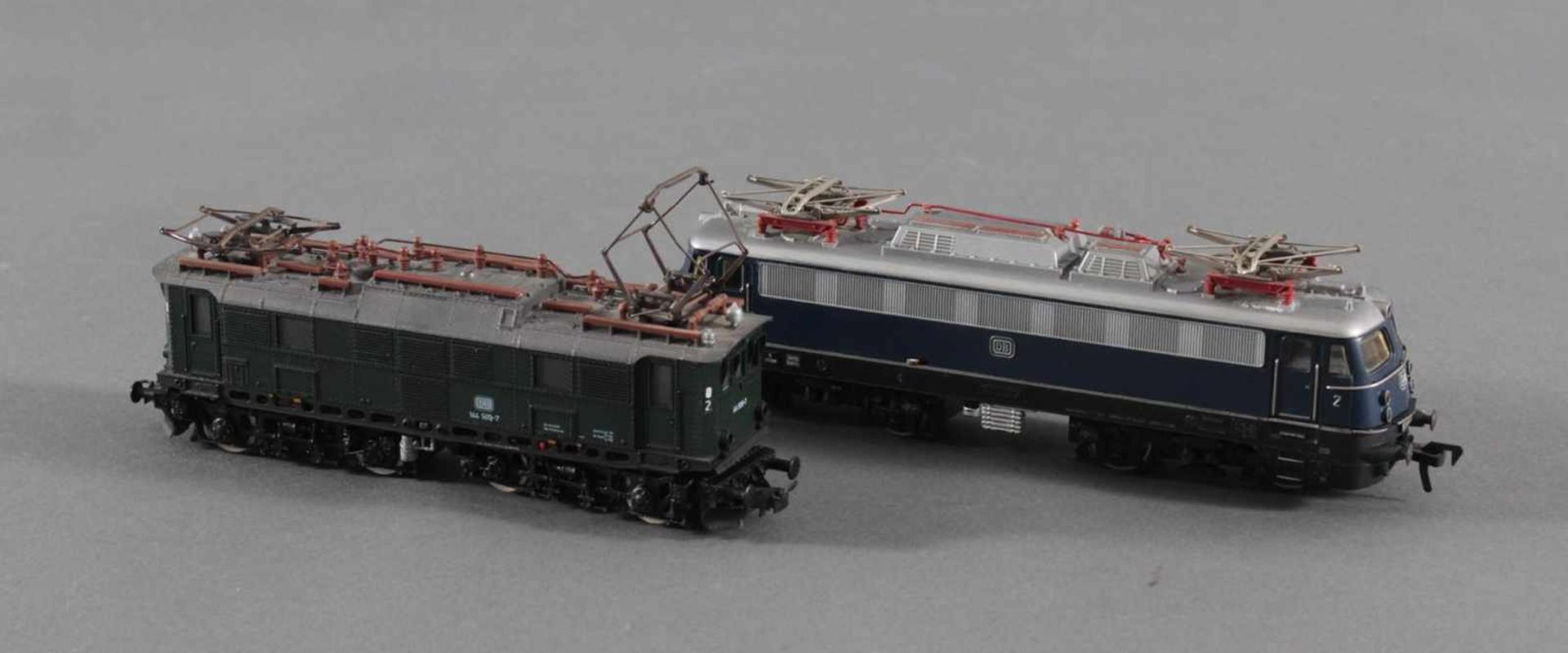 2 E-Loks Spur H01x Fleischmann 110 444-7 in blau.1x Roco 144 509-7 in grün - Image 2 of 2