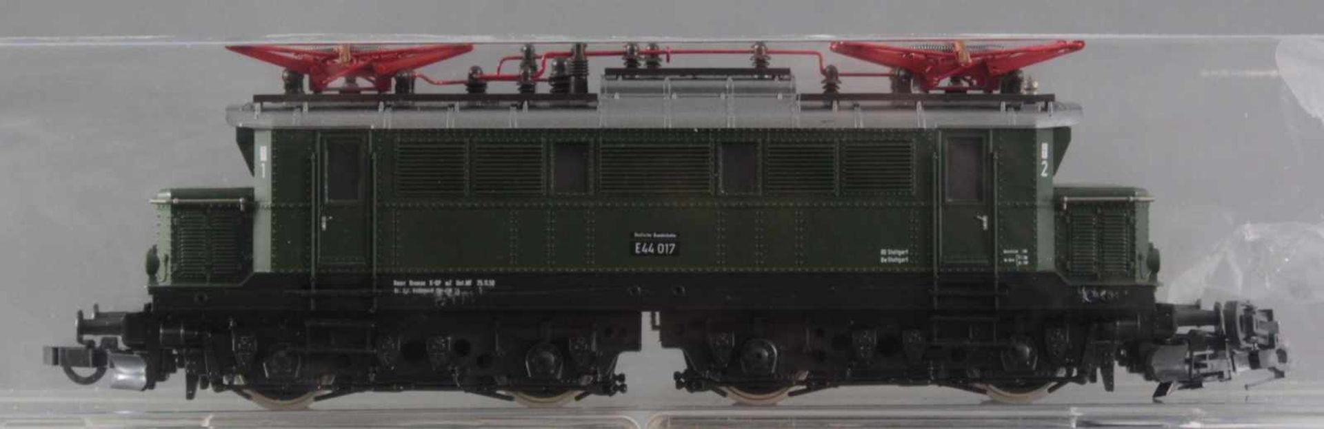 Roco H0 Elektrolok E44 017 mit 6 Fleischmann GüterwaggonsModellnummer der Waggons 5430, 5368, - Image 2 of 2