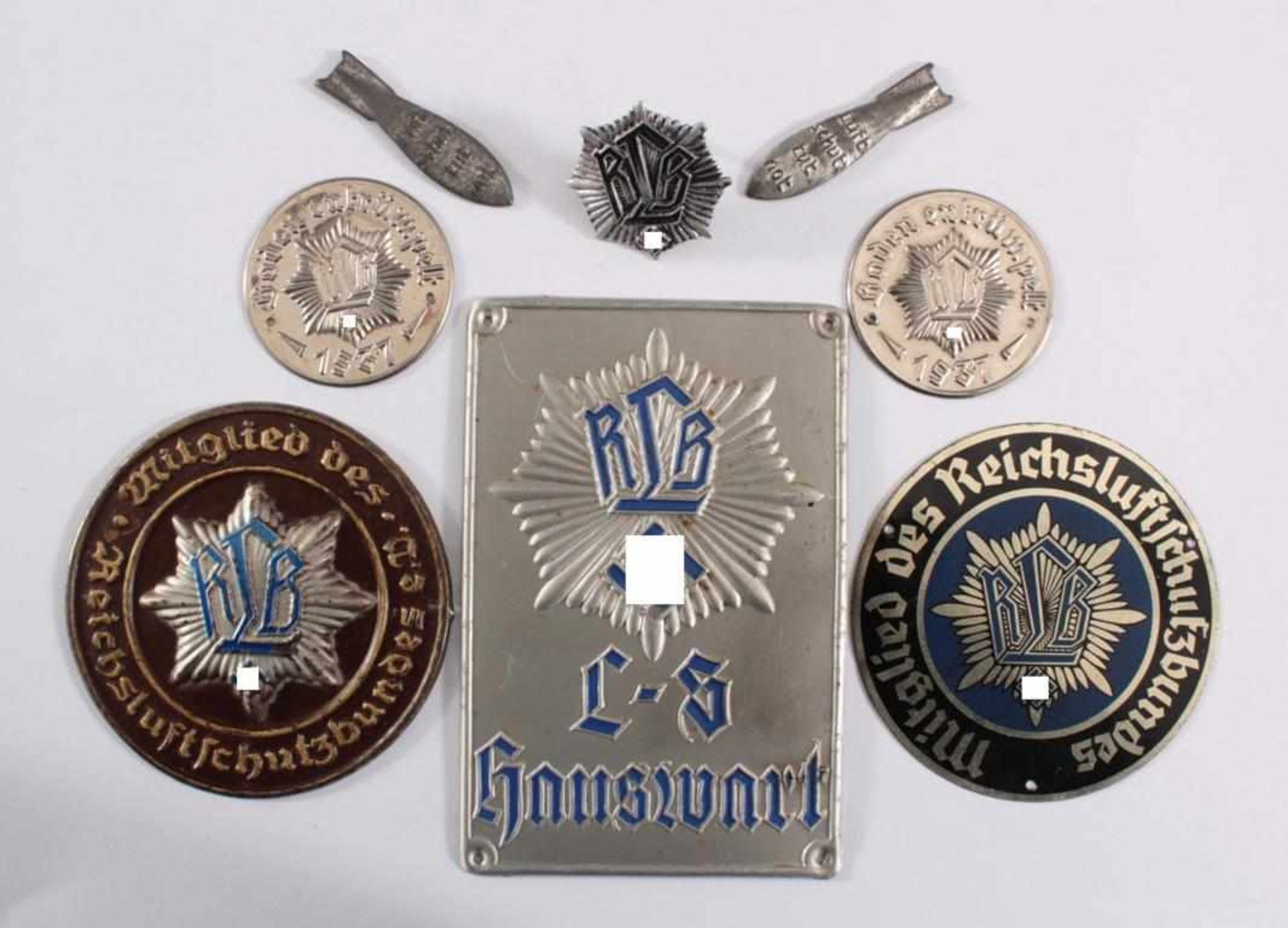 Anstecker, Abzeichen, Türschilde RLB, ReichsluftschutzbundTürschild L-S Hauswart, 2x Mitglied des