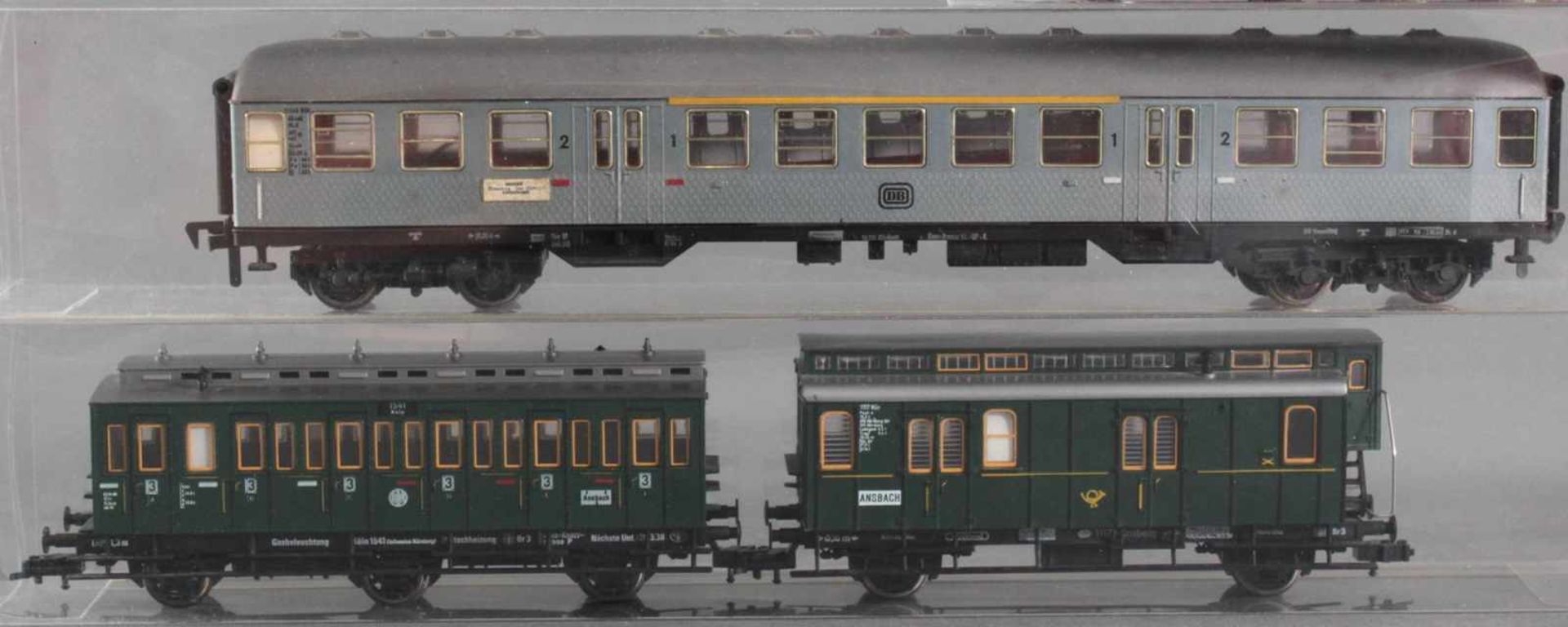 Märklin H0 Dampf-Lok 3308 mit 6 Fleischmann Waggons2 Güterwaggons, 1 Schlafwagen, 1 Personenwaggon - Image 2 of 4