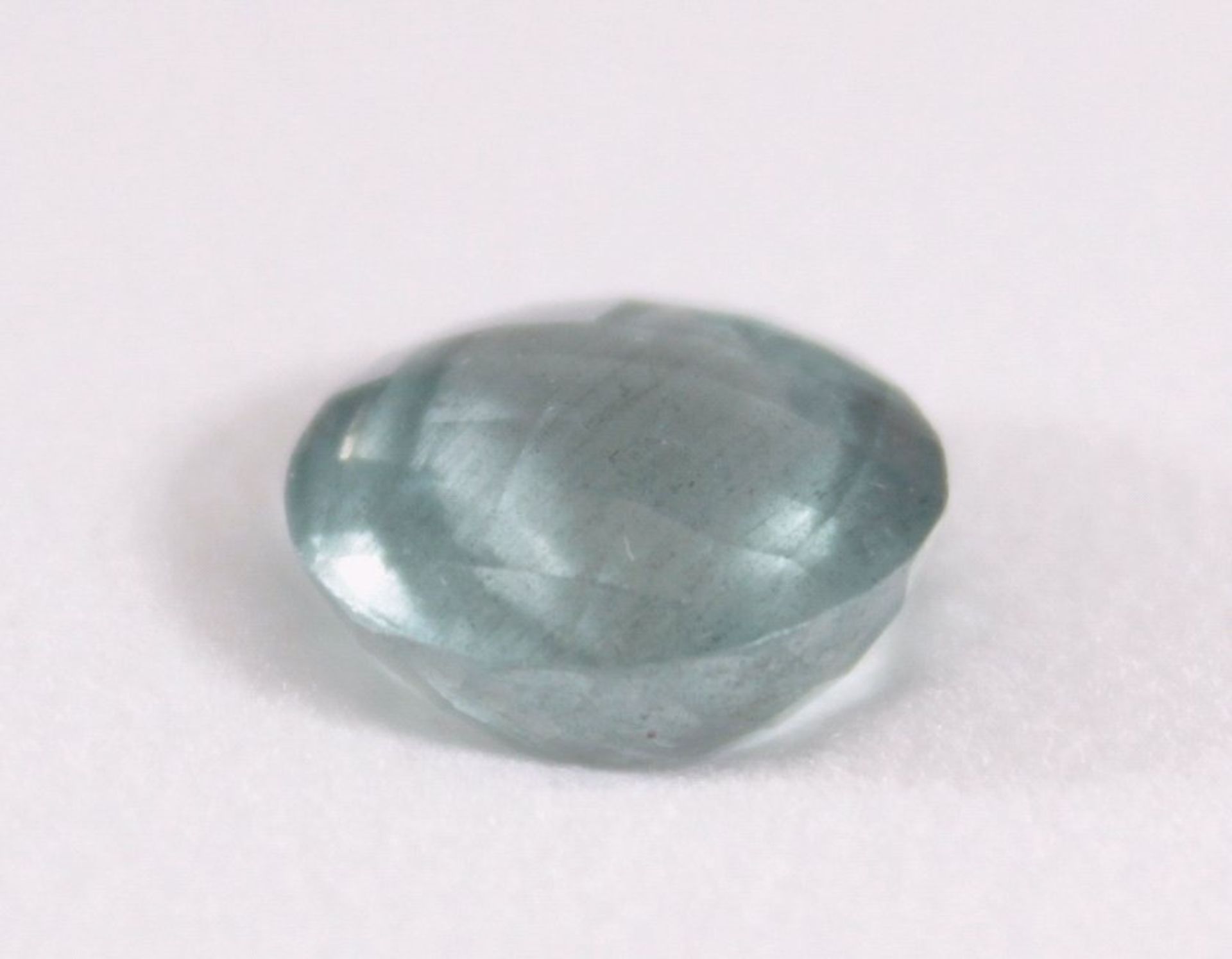 Natürlicher Aquamarin von 7,8 KaratRund, transparent, mit Identifikationskarte, ca. 13 x 9 mm - Bild 2 aus 3