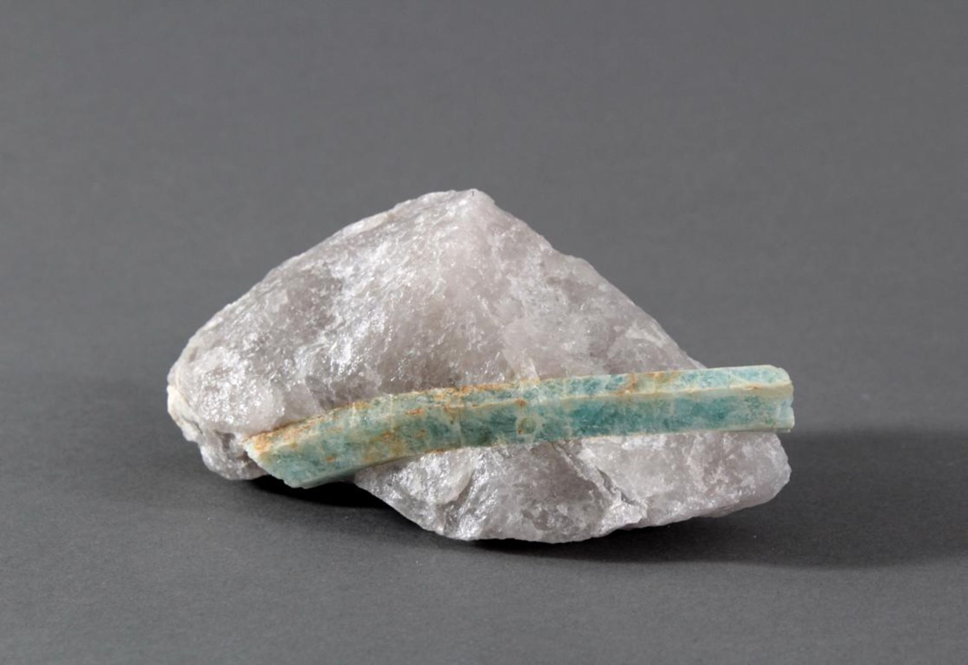 Aquamarin gebogen, Matrix Crystal nicht beendet aus BrasilienLänge des Chrystal ca. 12 cm, 710 g