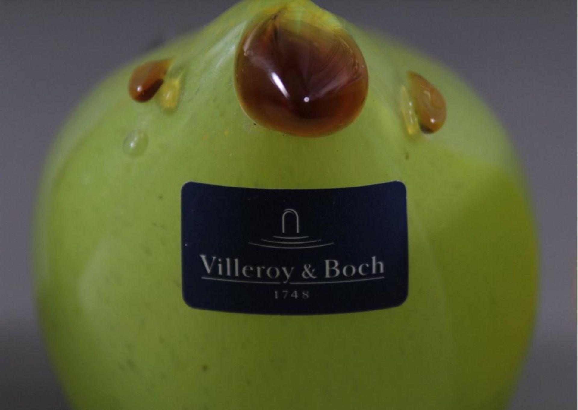 Villeroy & Boch Huhn und Küken3 Stück. Farbloses Glas, grün und gelb unterfangen, hohl,rot- - Image 3 of 4