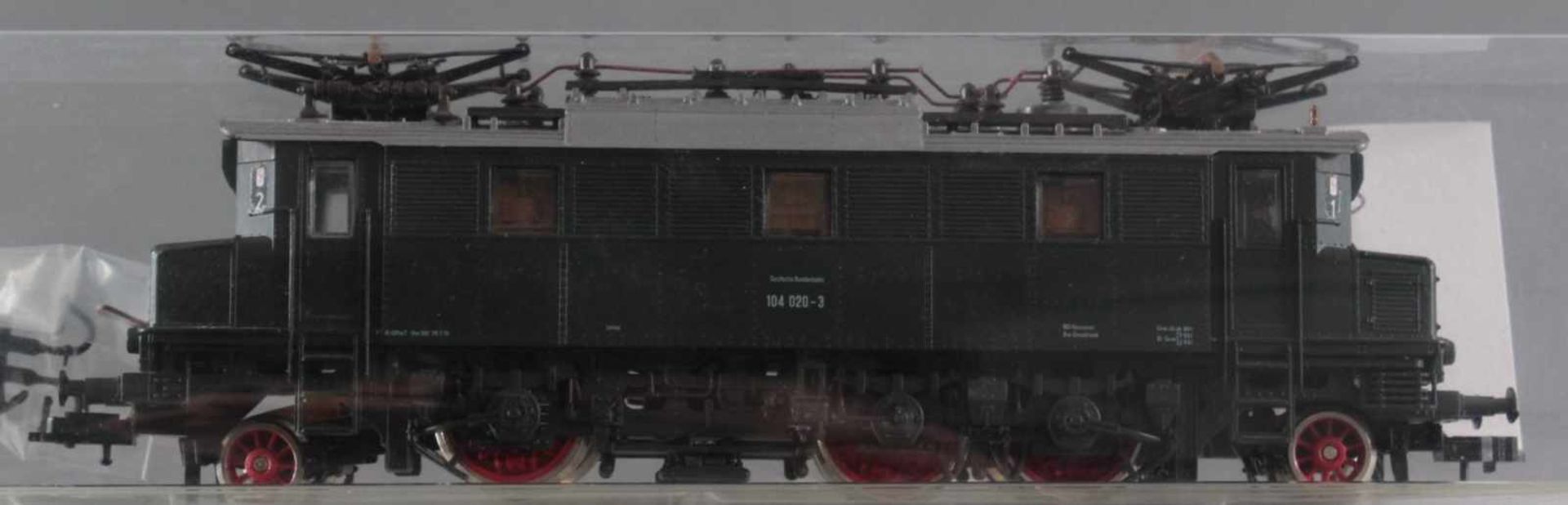 Roco H0 Elektrolok 104 020-3 mit 8 Fleischmann GüterwaggonsModellnummer der Waggons 5425 , 5427, - Image 2 of 2