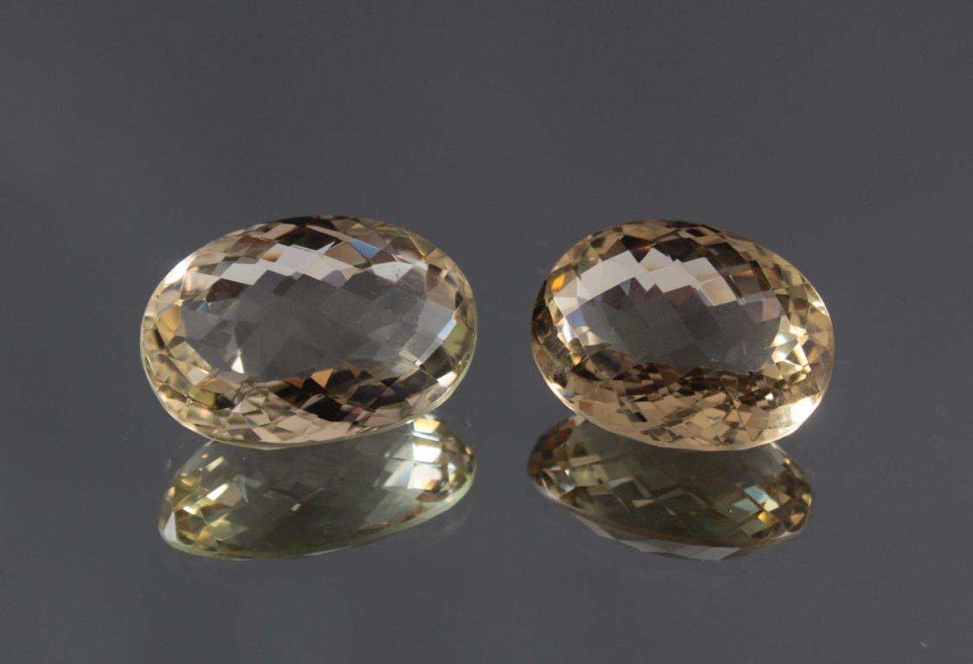 2 x Lemon Citrin von ca. 170 KaratOval, ca. 35 - 36 x 25 - 26 x 20 - 21 mm