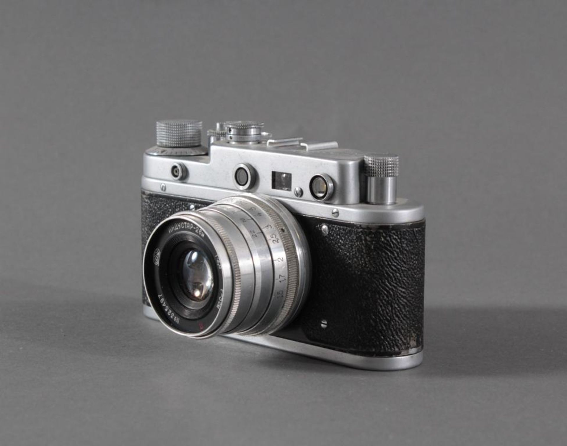 Russischer Leica Nachbau, FotoaparatMit Objektiv, 1:2,8 F=5cm, Nummeriert 325497, Kamera 57016104 - Bild 2 aus 4