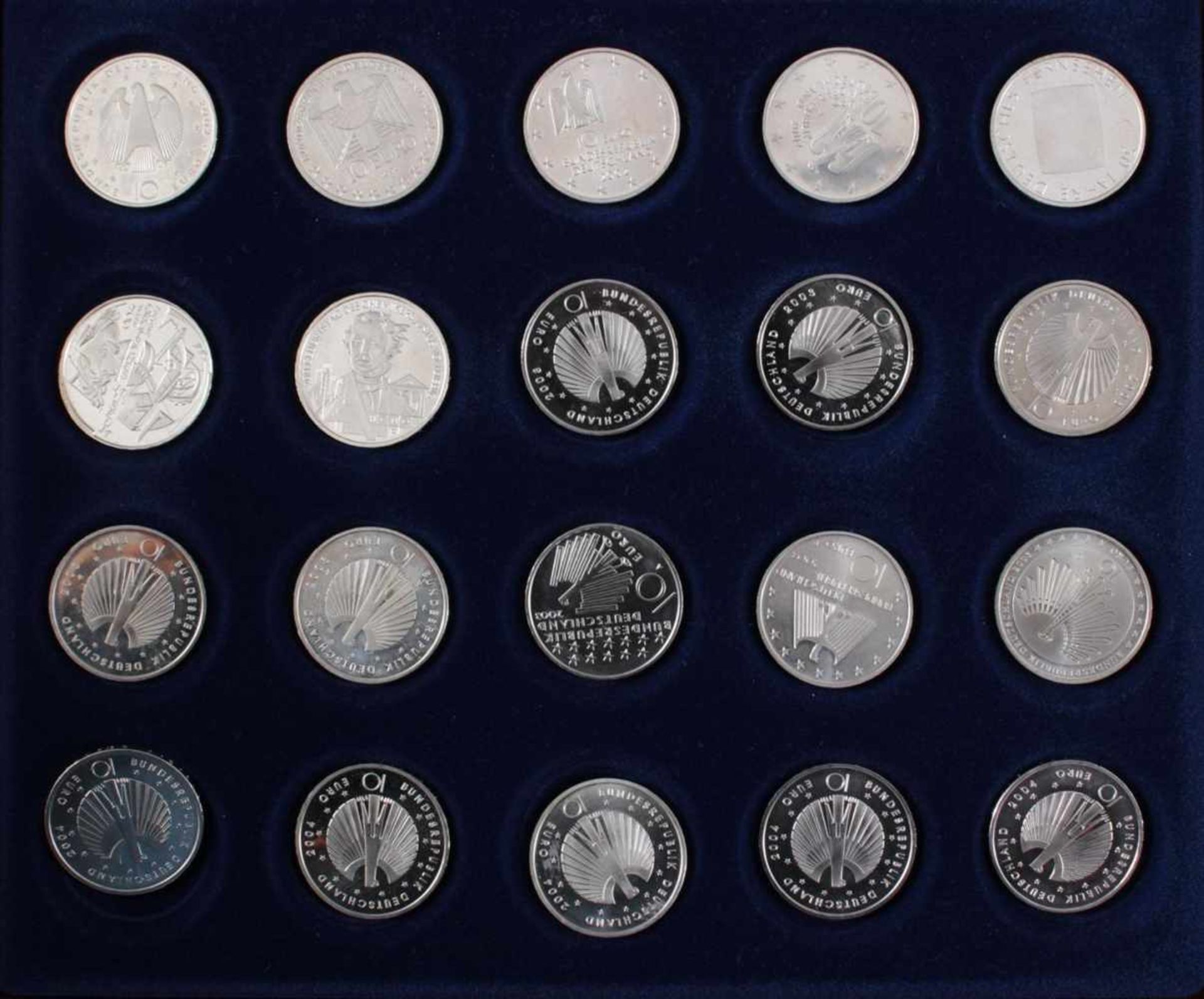 92 10 Euro, 20 Euro und 25 Euro Silbermünzen78x 10 Euro Silbermünzen, 13 20-Euro Silbermünzen und - Bild 4 aus 15