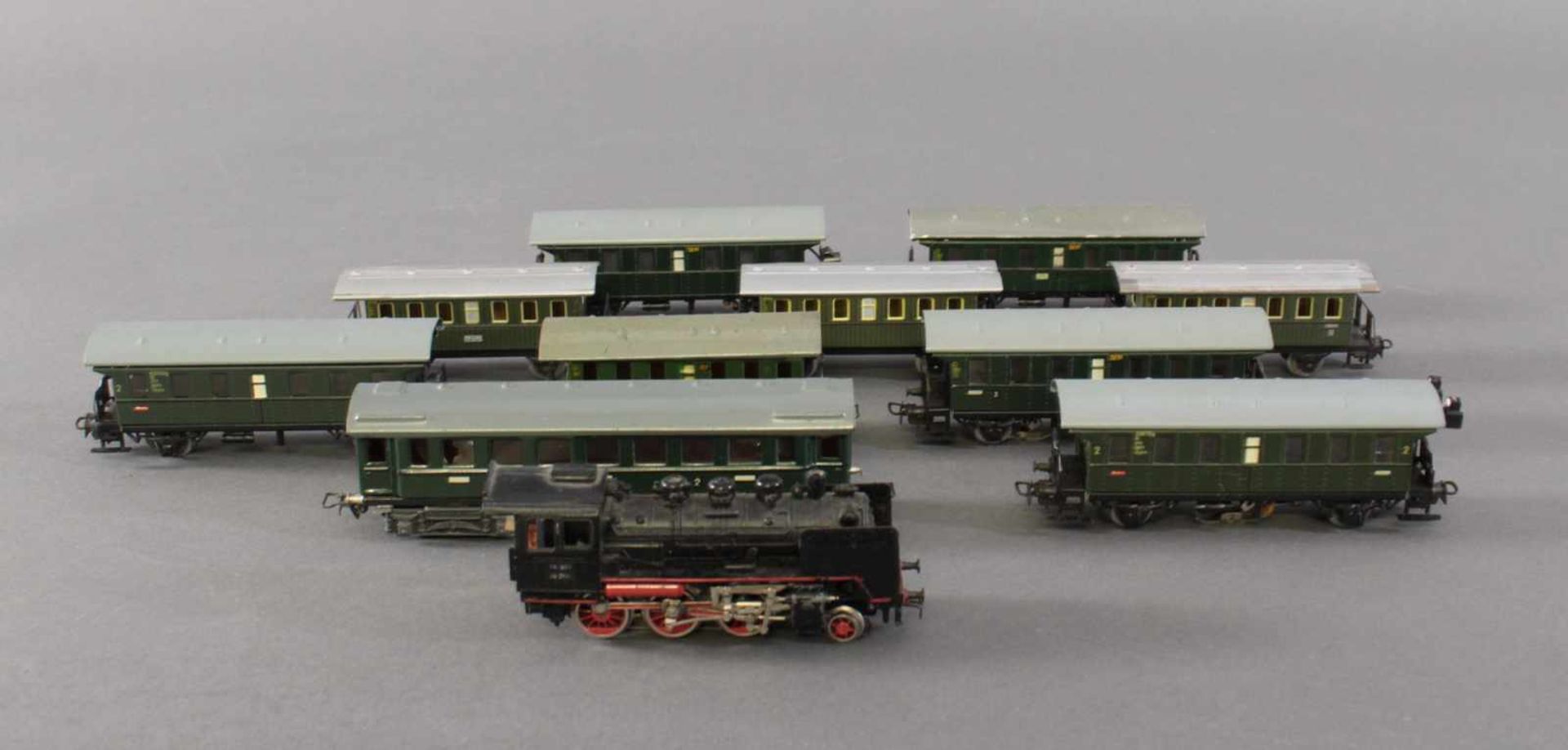 Märklin Dampflok BR 24 058 mit 10 Personenwaggons aus Blech, Spur H0