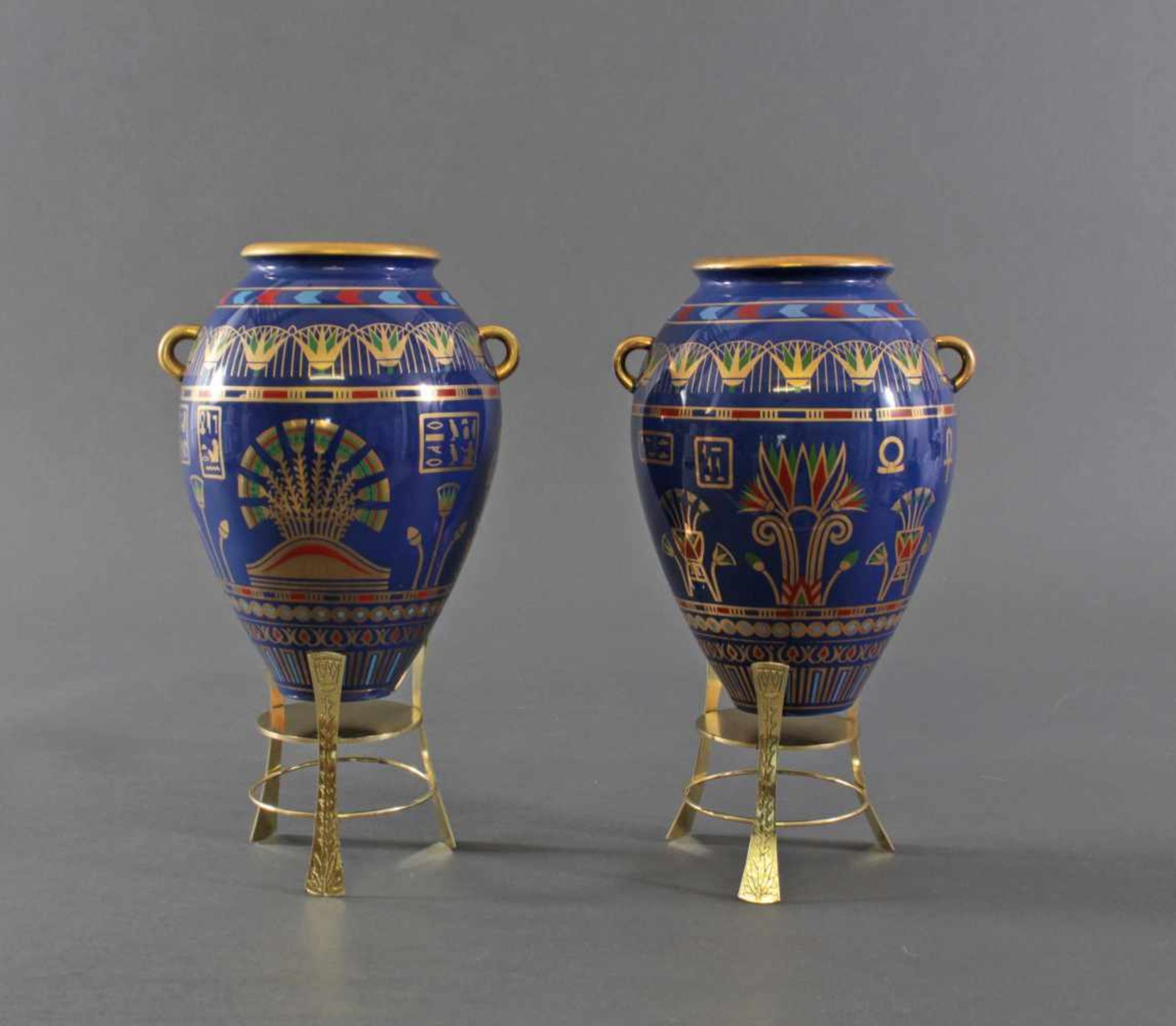 Paar Bastet Vasen von Roushdy Iskander Garas, Franklin Mint 19872 Porzellanvasen in - Bild 2 aus 3