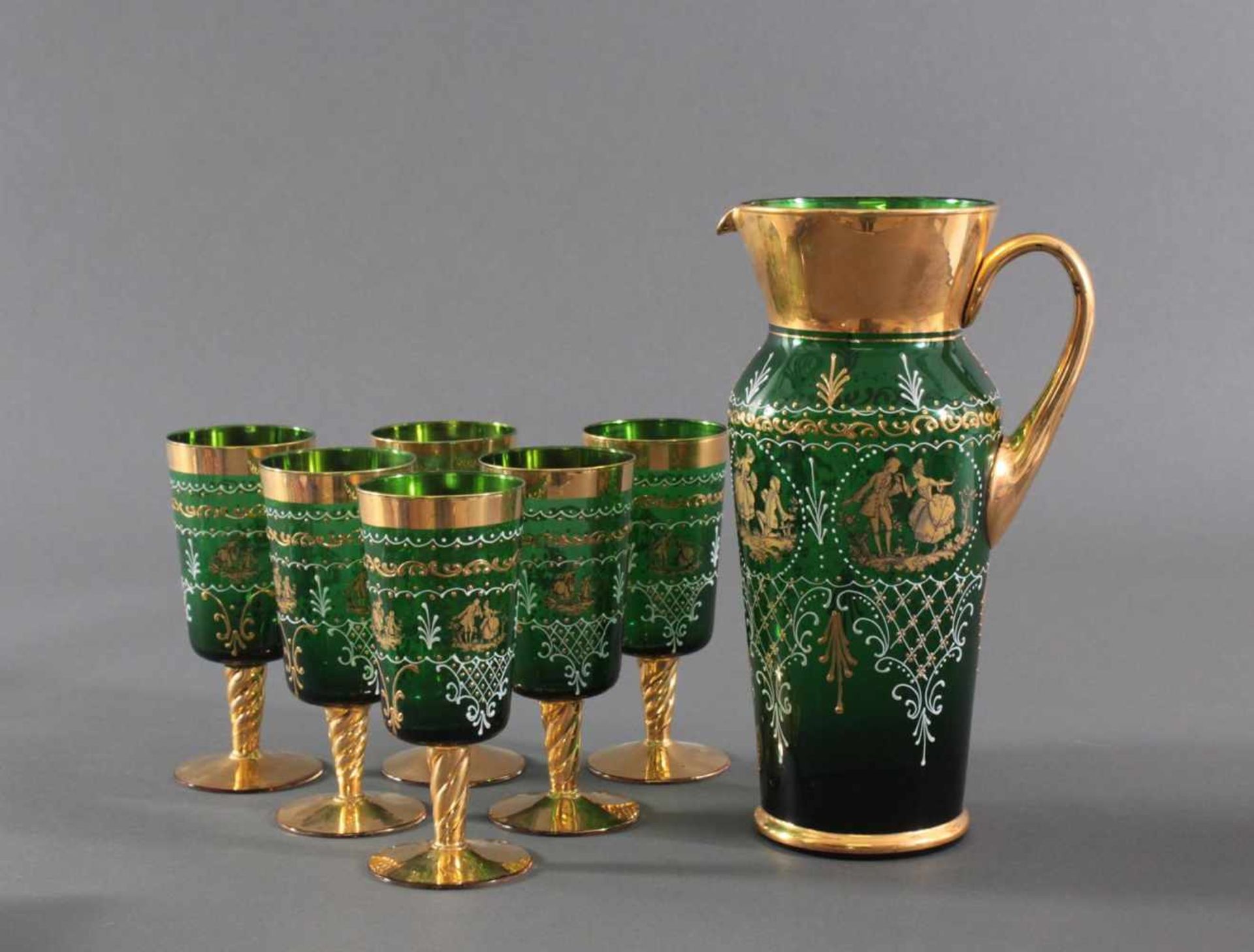 Trinkset, Krug und sechs Gläser - ItalienGrünes Glas mit reichen Ornamenten und Kartuschen, - Bild 2 aus 4