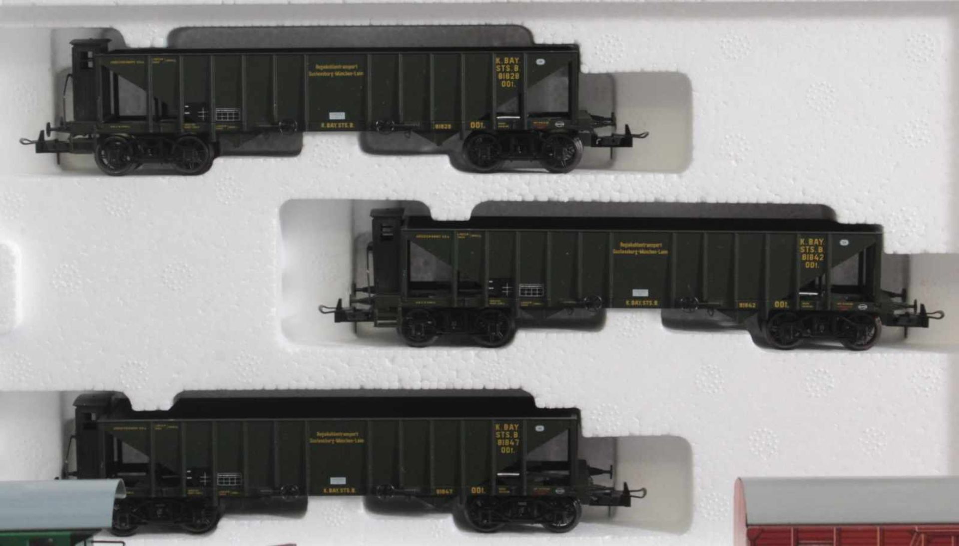 Konvolut Trix und MinitrixTrix H0 Wagen-Set "Kohlentrichterwagen" 23500. 8 Minitrix Güterwaggons. - Bild 2 aus 6