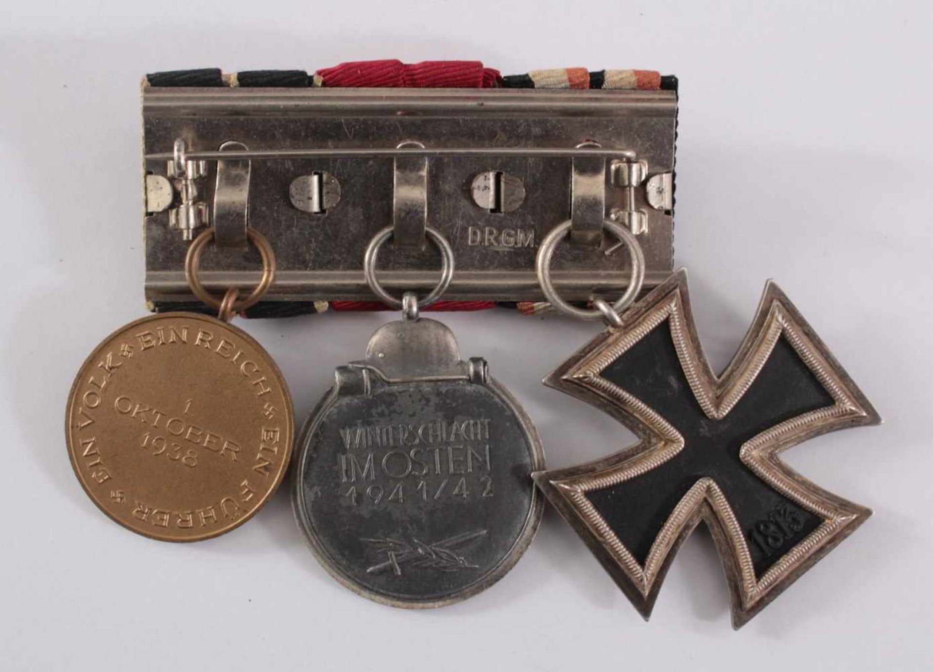 Drittes Reich, Ordensspange mit 3 AuszeichnungenEisernes Kreuz 2. Klasse, Medaille Winterschlacht im - Bild 2 aus 2