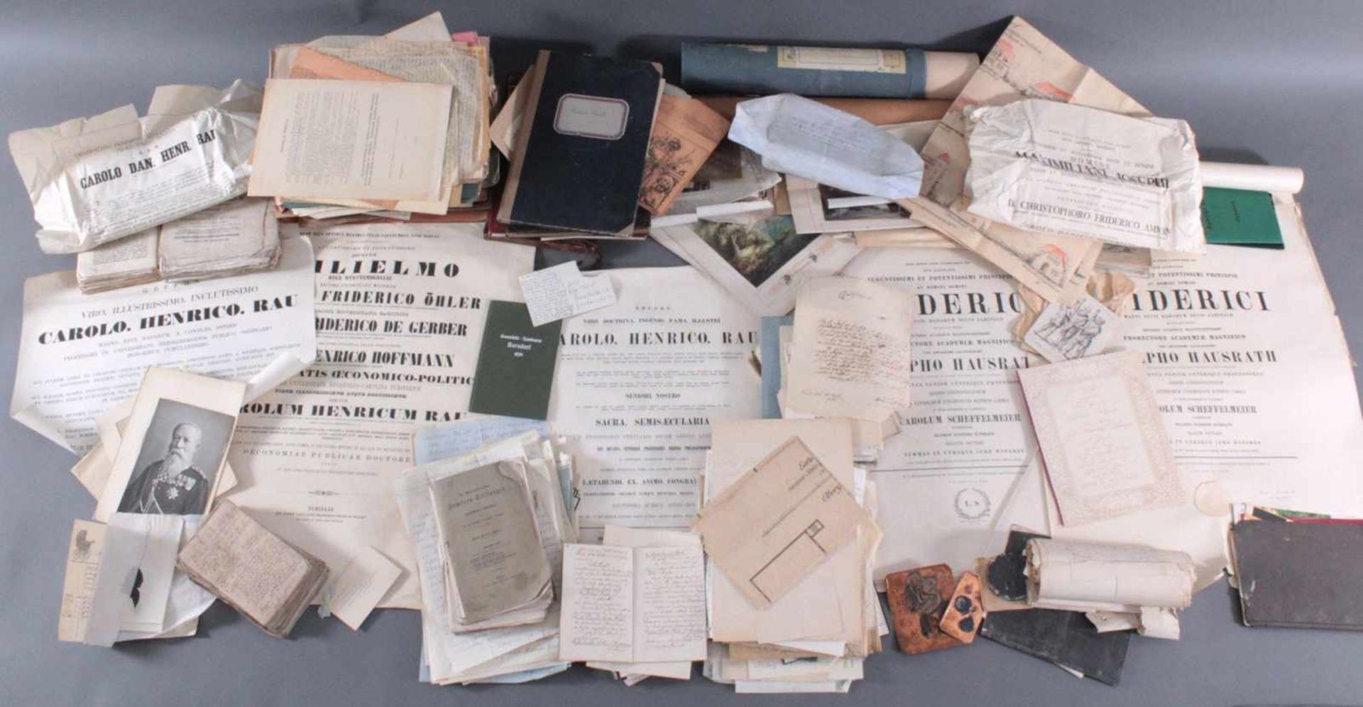 Großer Papier und Dokumentennachlass , Karton prall gefülltPrivate Briefe (auch auf Zeppelin- und