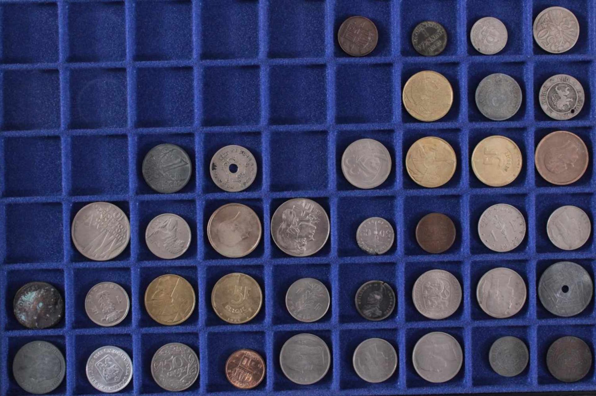 Alle Welt, Münzsammlung in mehreren Münzkasetten29 DM Münzen, ab 1 Pfennig bis 5 Mark, teilweise - Bild 4 aus 8