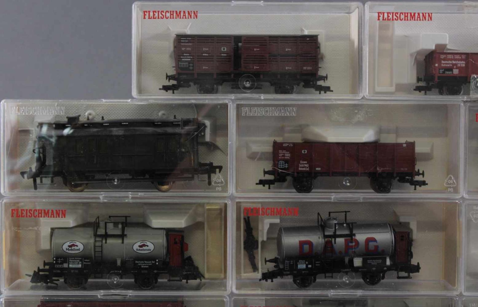 11 Fleischmann Personen- und Güterwaggons, Spur H0Unbespielt und in der Originalverpackung, - Image 2 of 3