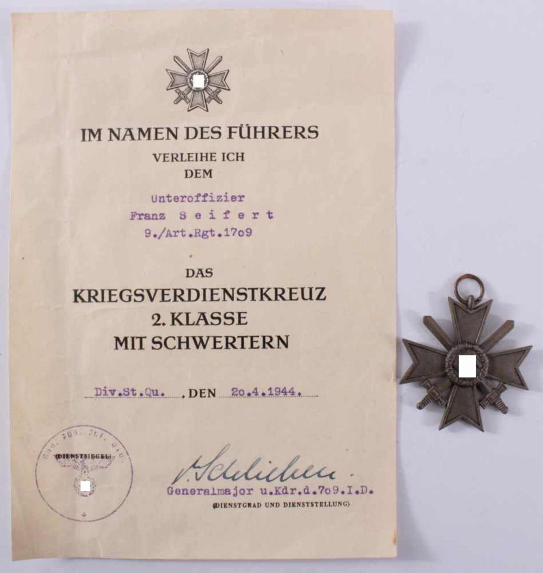 Drittes Reich, Kriegsverdienstkreuz 2 Klasse mit Schwertern und VerleihungsurkundeAn den