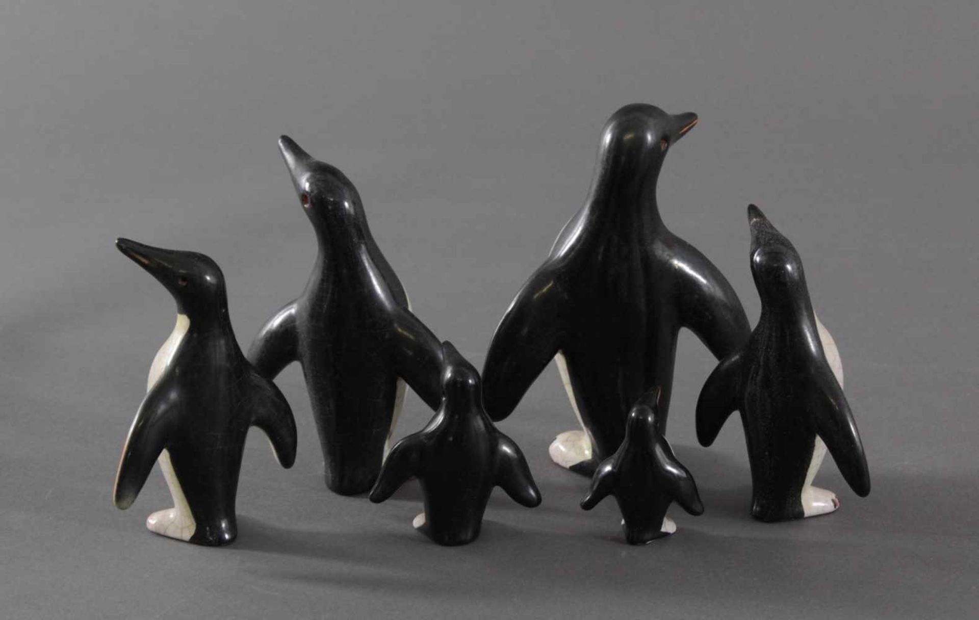 Keramik-Miniaturtierplastiken, "Pinguine", Karlsruher Majolika, um 1956-88, Entw.: Walter - Bild 2 aus 3