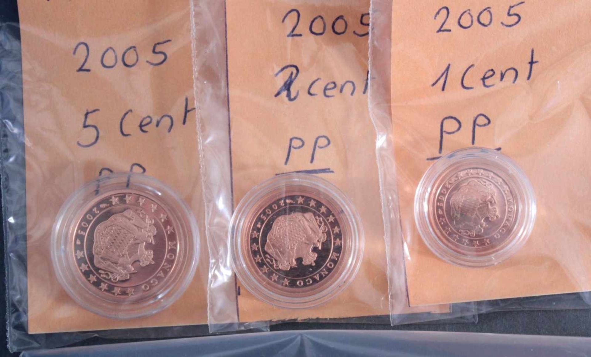 Diverse Euro Münzen aus SammlungsauflösungDarunter 3 KMS, 5 Euro Monaco 2004, Cent Münzen Monaco - Bild 6 aus 8