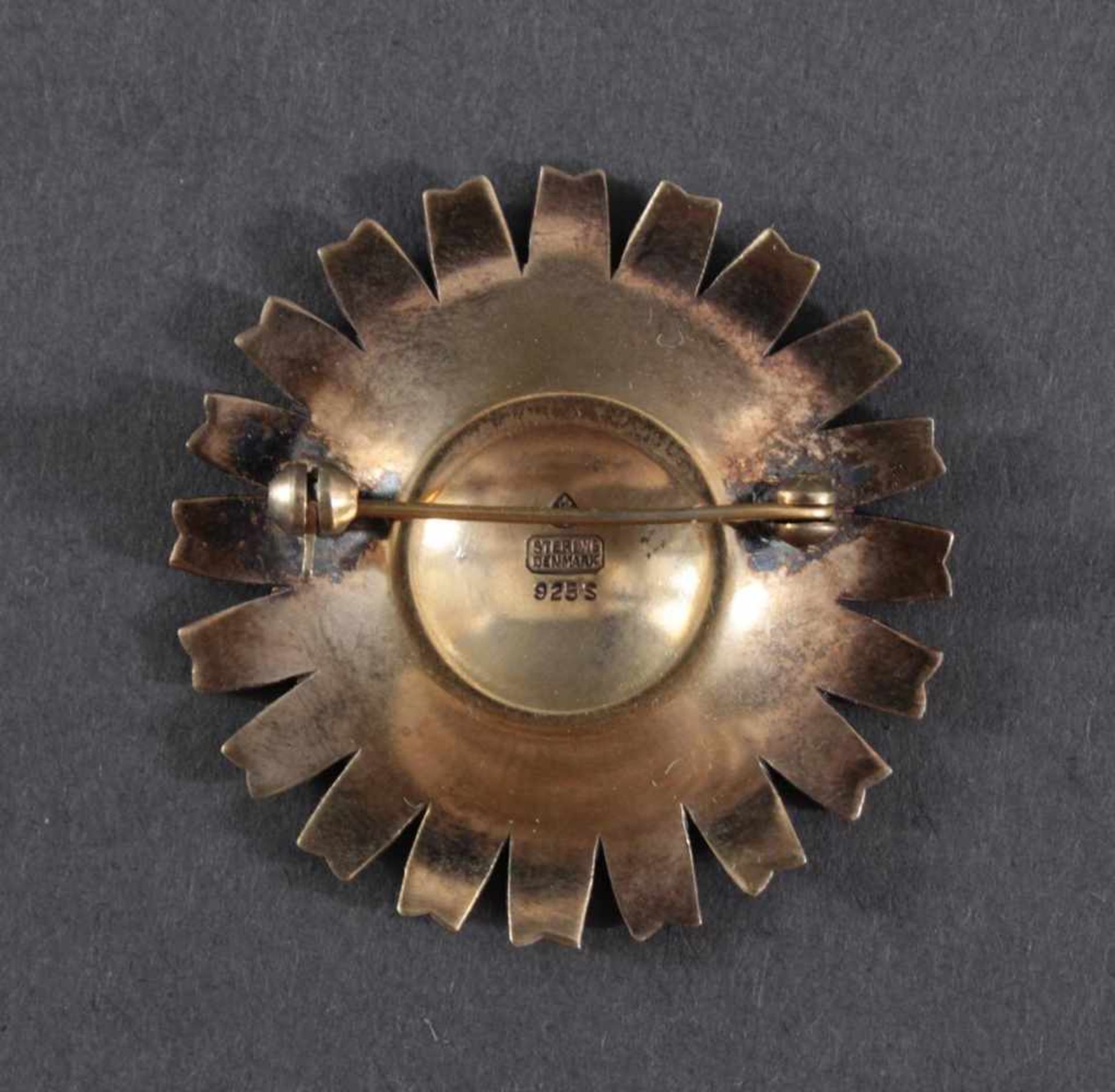 Antike Brosche, in Blütenform mit Emaildekor925er Silber vergoldet. Runde Brosche, Durchmesser ca. - Image 2 of 2