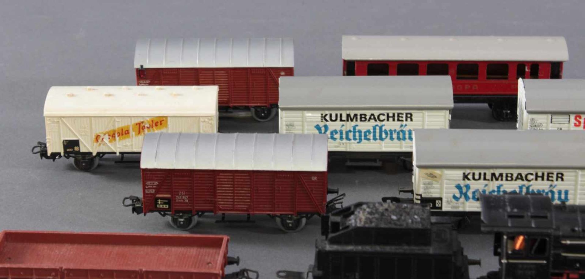 Märklin Dampflok F800 BR 01 097 mit 10 Güterwaggons aus Kunststoff und Blech, Spur H0 - Image 2 of 4