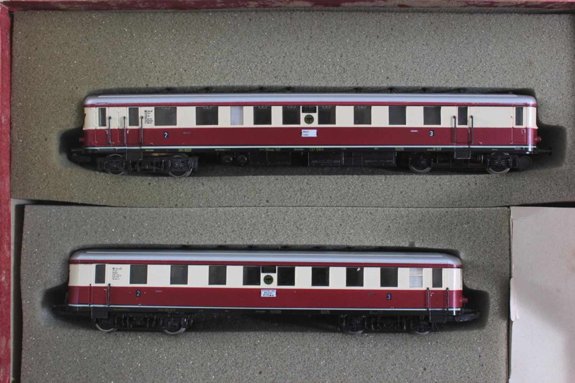 Konvolut Piko Eisenbahn in der OriginalverpackungTriebwagenzug BR185 + BR195, 2 Kesselwaggons - Image 2 of 3