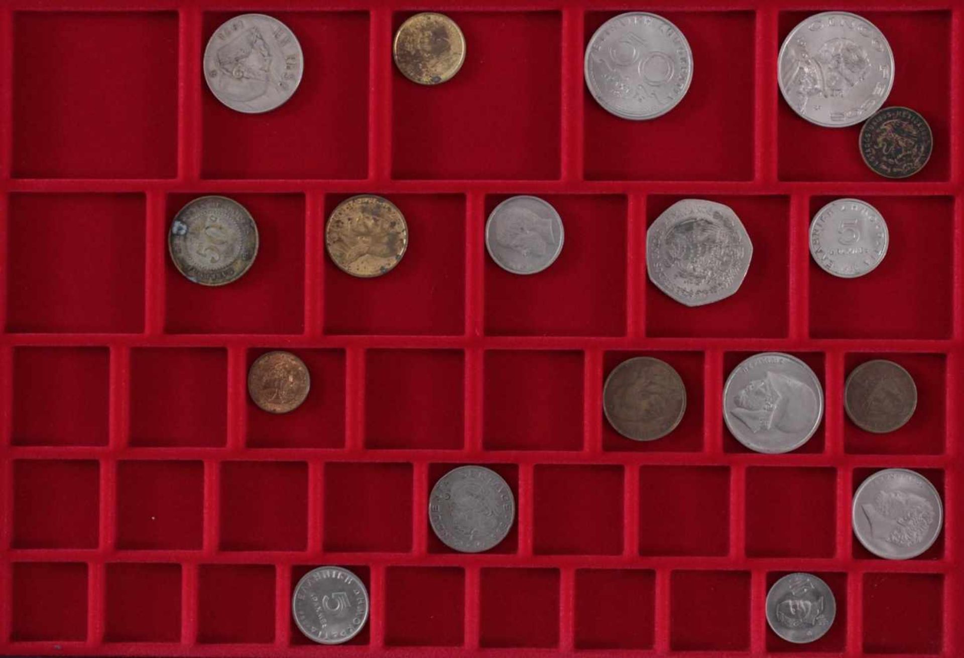 Alle Welt, Münzsammlung in mehreren Münzkasetten29 DM Münzen, ab 1 Pfennig bis 5 Mark, teilweise - Image 2 of 8