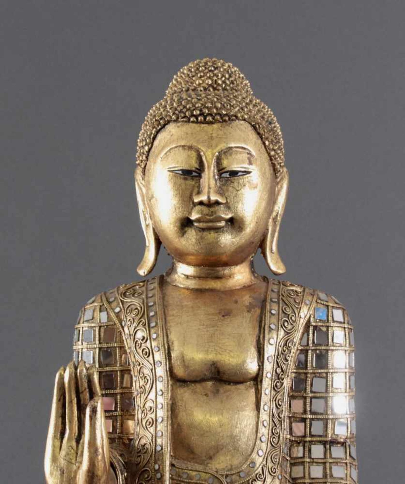 Stehender Gautama-BuddhaHandgeschnitzte Refaktur nach einem burmesischen Original aus dem 15. - Image 2 of 5