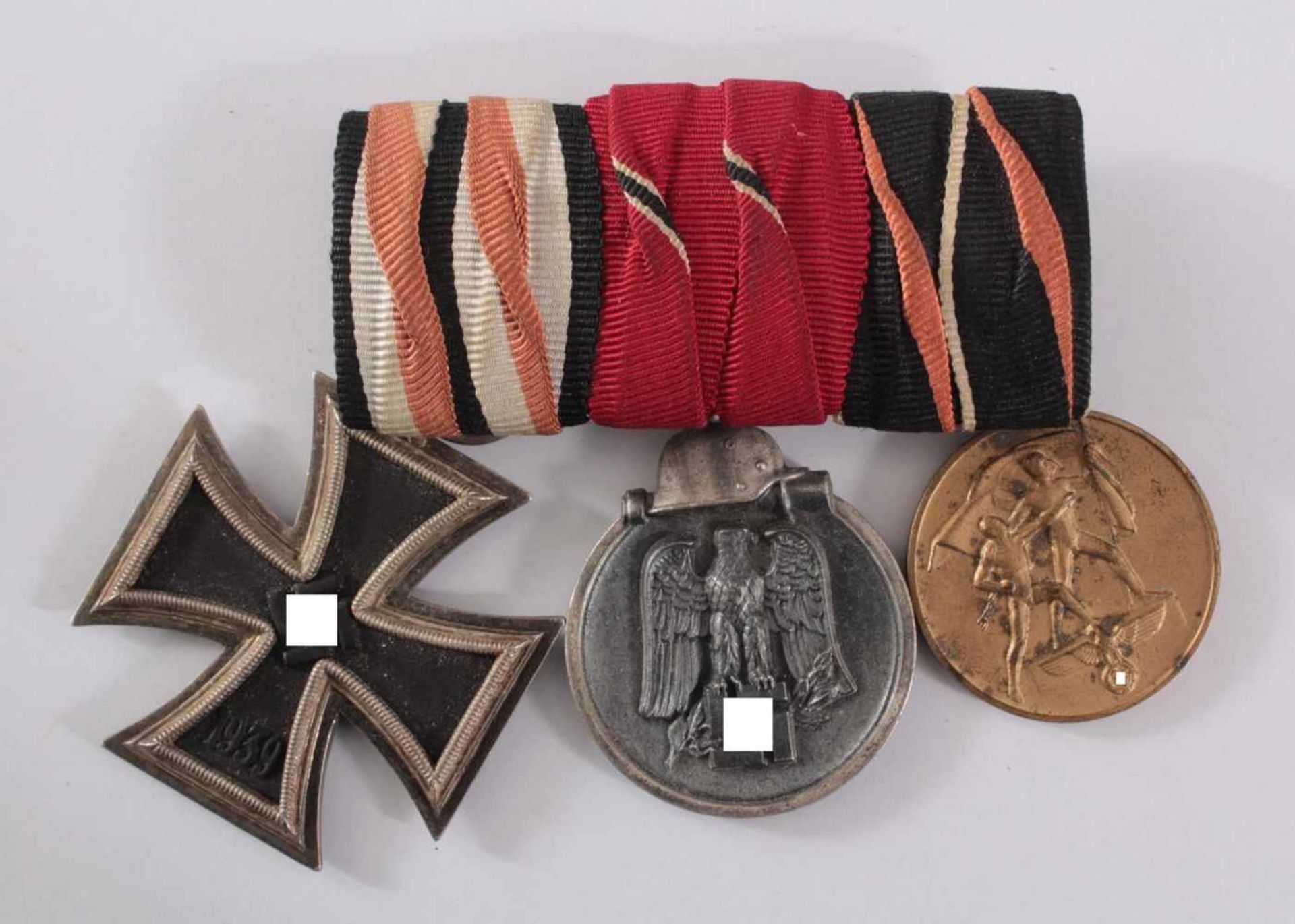 Drittes Reich, Ordensspange mit 3 AuszeichnungenEisernes Kreuz 2. Klasse, Medaille Winterschlacht im