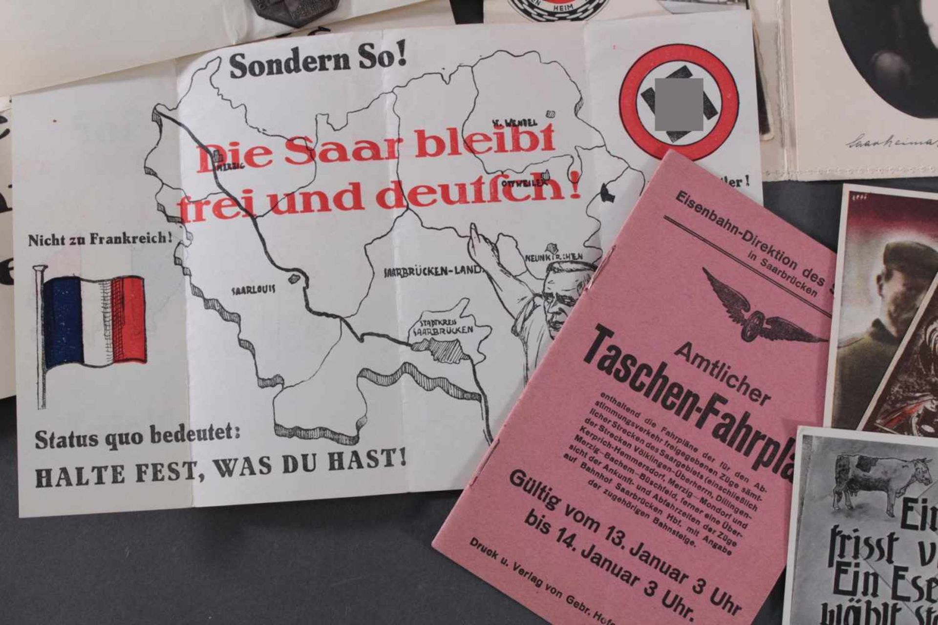 Dokumente Saarabstimmung 1935Toller Fundus mit Bekanntmachungsplakaten, Postkarten, Korrespondenzen, - Bild 2 aus 5
