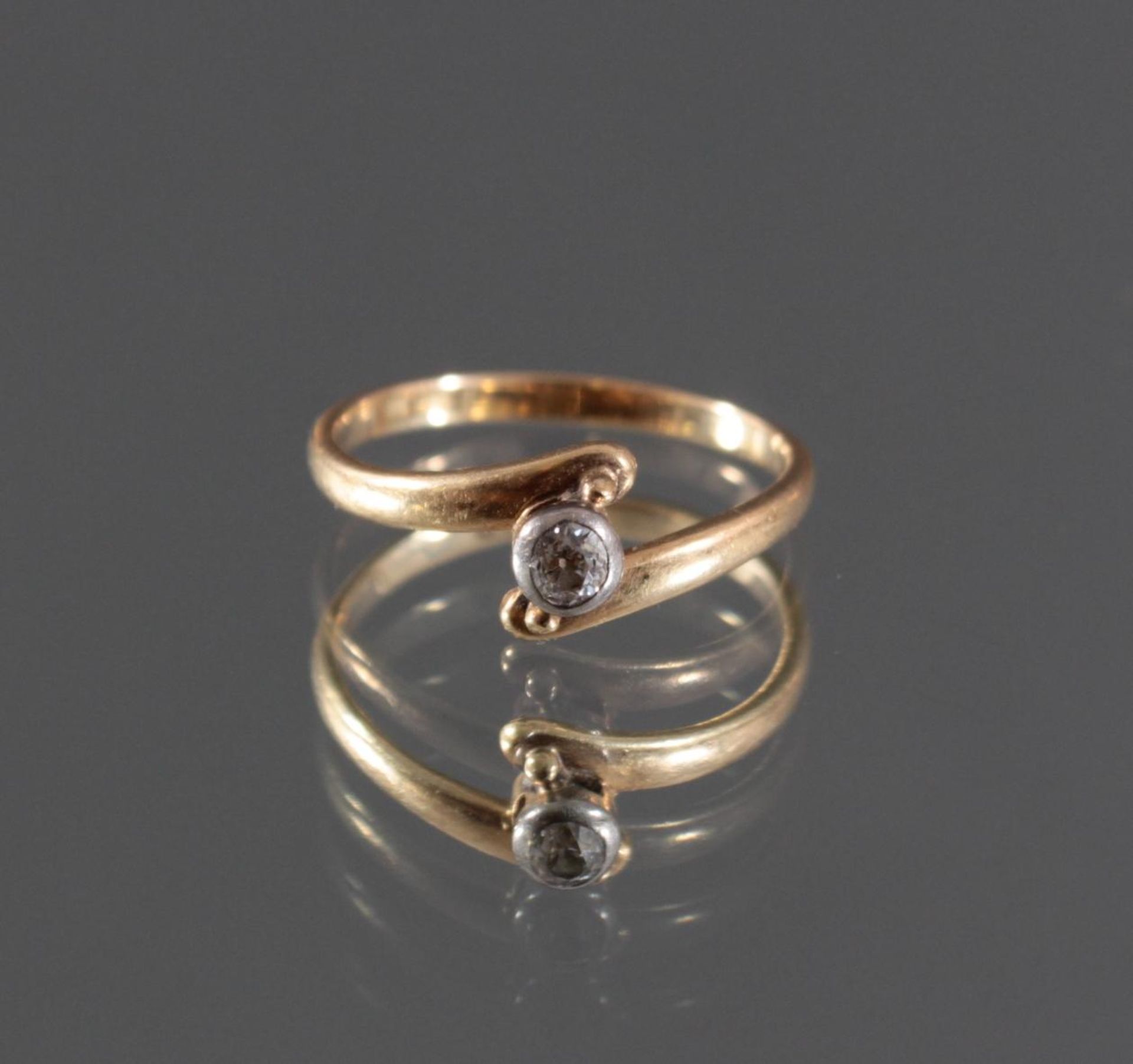 Damenring mit Diamant, 14 Karat GelbgoldGefasster Diamant von ca. 0,05 Karat, Ring Größe 53, ca. 1,7
